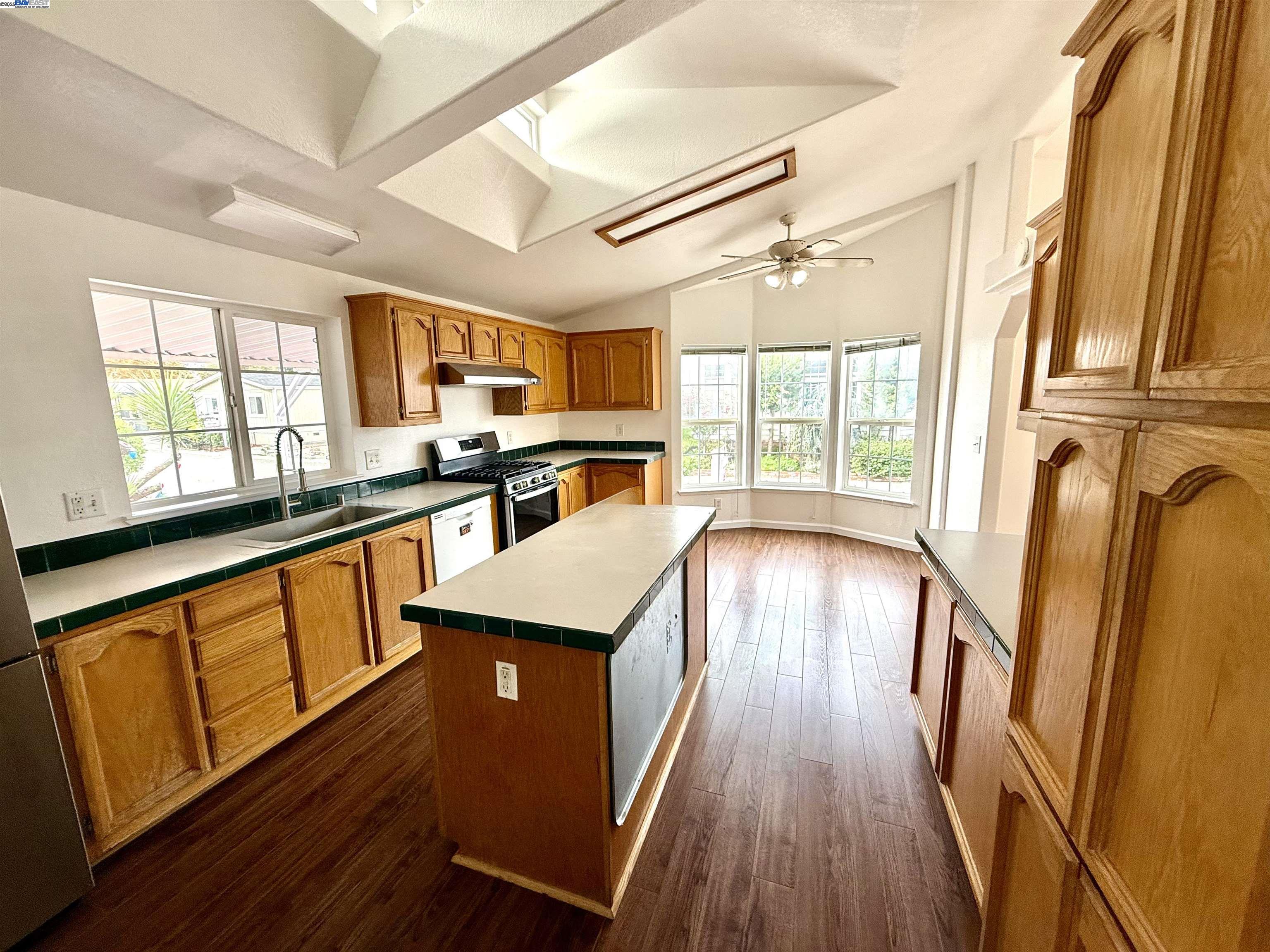 Detail Gallery Image 11 of 15 For 6130 Monterey Rd #99,  San Jose,  CA 95138 - 3 Beds | 2 Baths