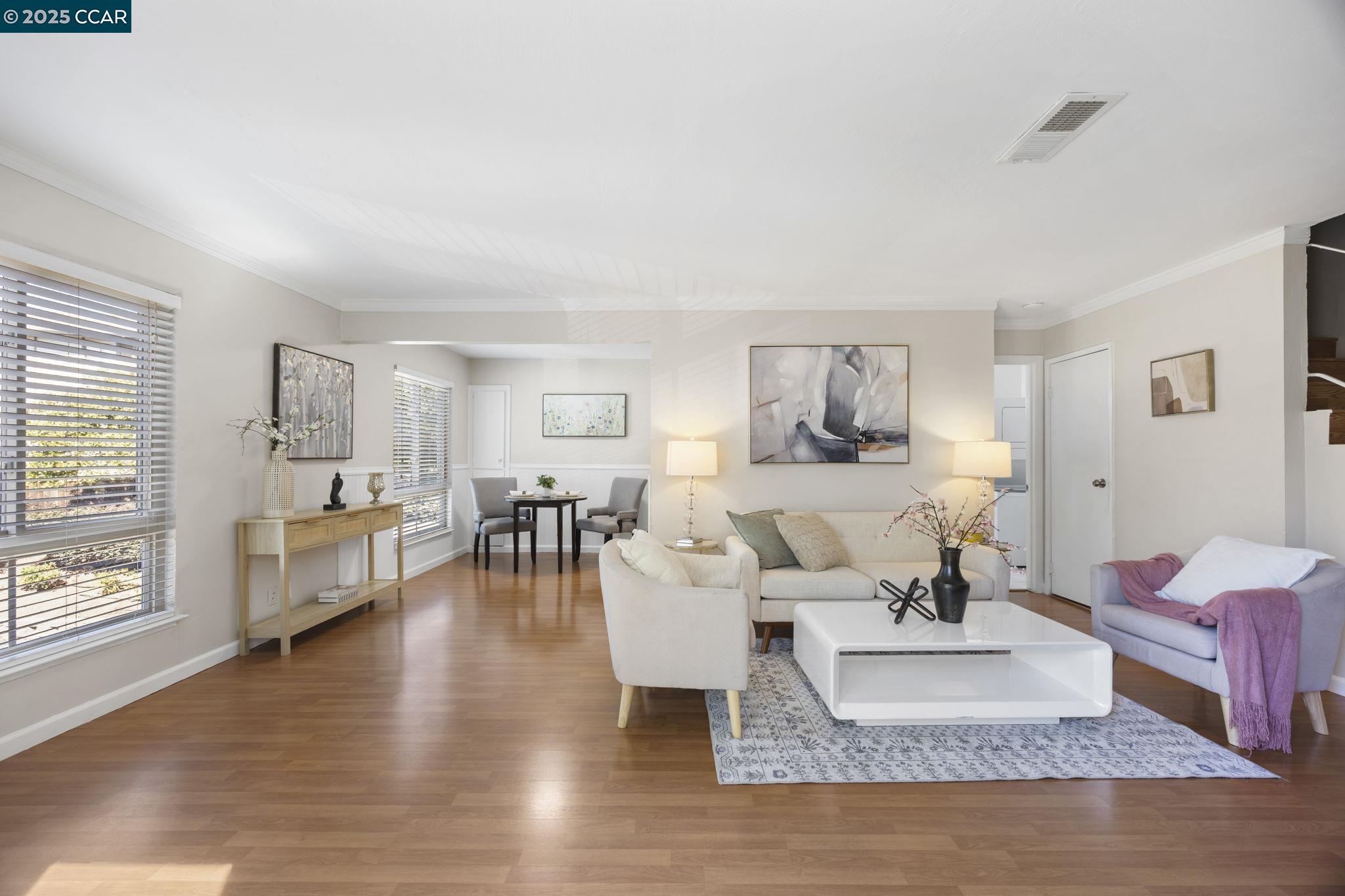 Detail Gallery Image 2 of 18 For 2045 Sierra Rd #2,  Concord,  CA 94518 - 3 Beds | 2 Baths