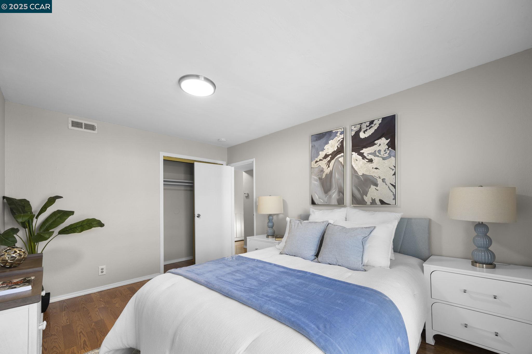 Detail Gallery Image 7 of 18 For 2045 Sierra Rd #2,  Concord,  CA 94518 - 3 Beds | 2 Baths