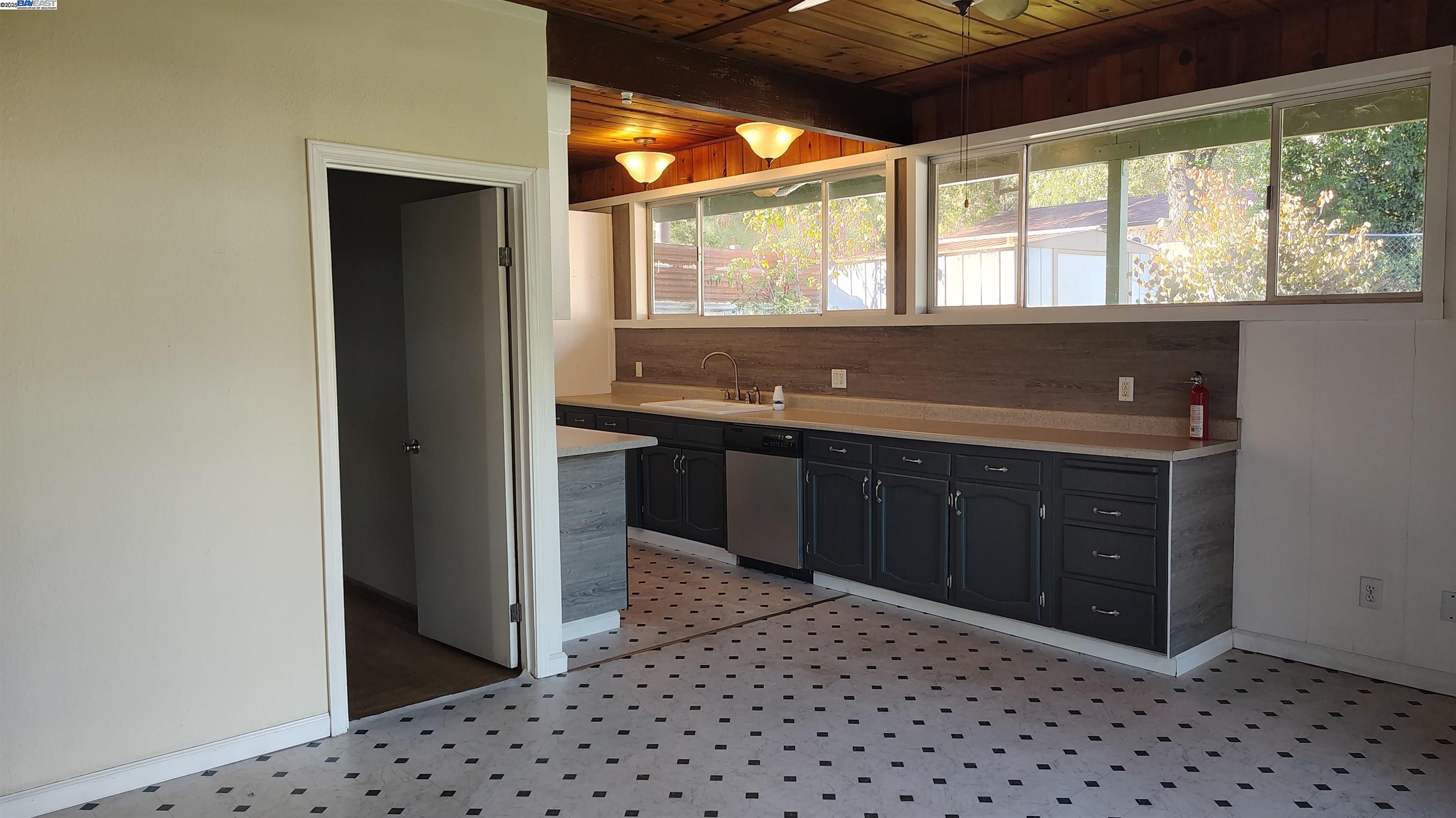 Detail Gallery Image 21 of 29 For 4529 Boca St, Shasta Lake,  CA 96019 - 3 Beds | 1 Baths