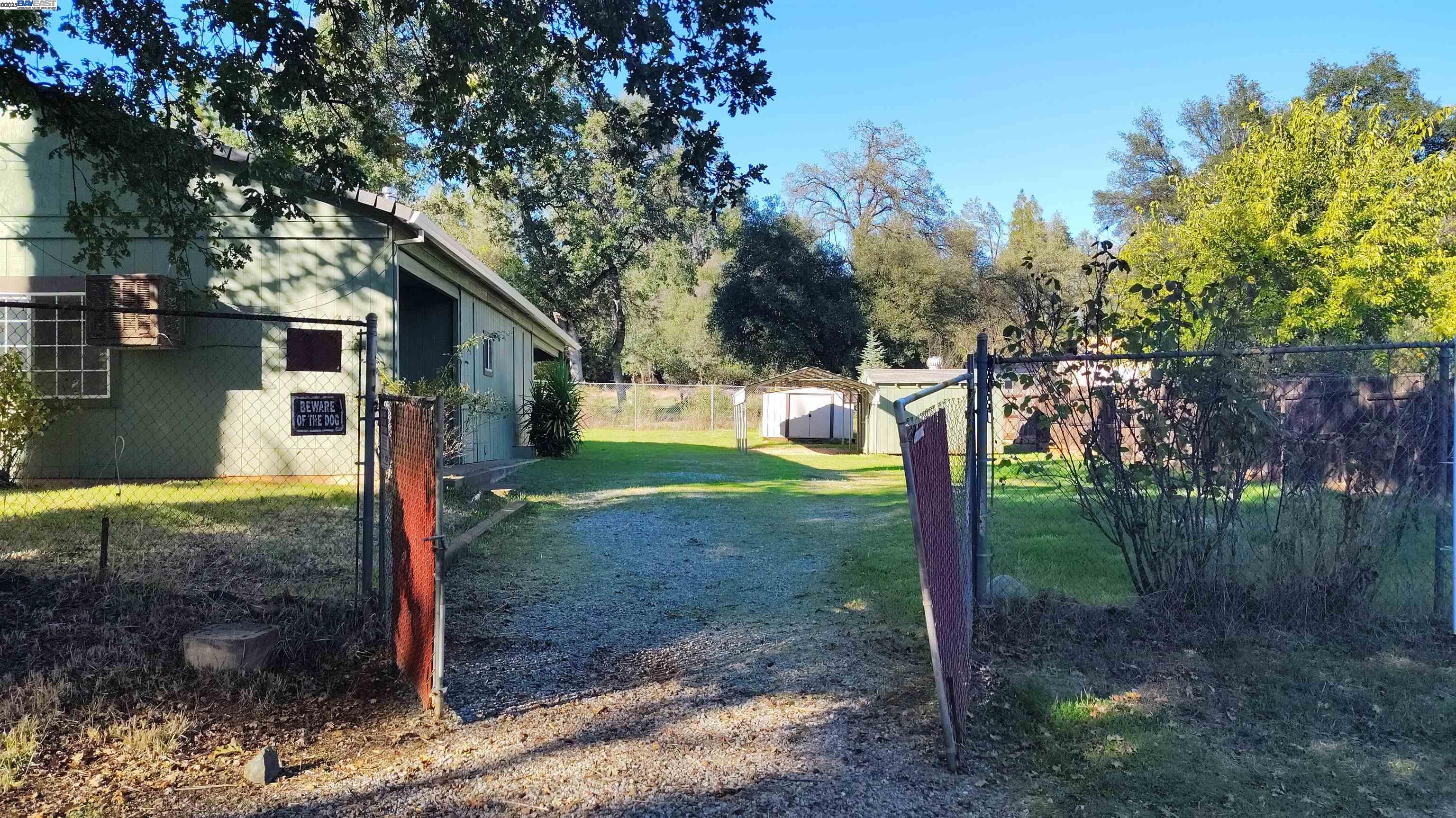 Detail Gallery Image 4 of 29 For 4529 Boca St, Shasta Lake,  CA 96019 - 3 Beds | 1 Baths