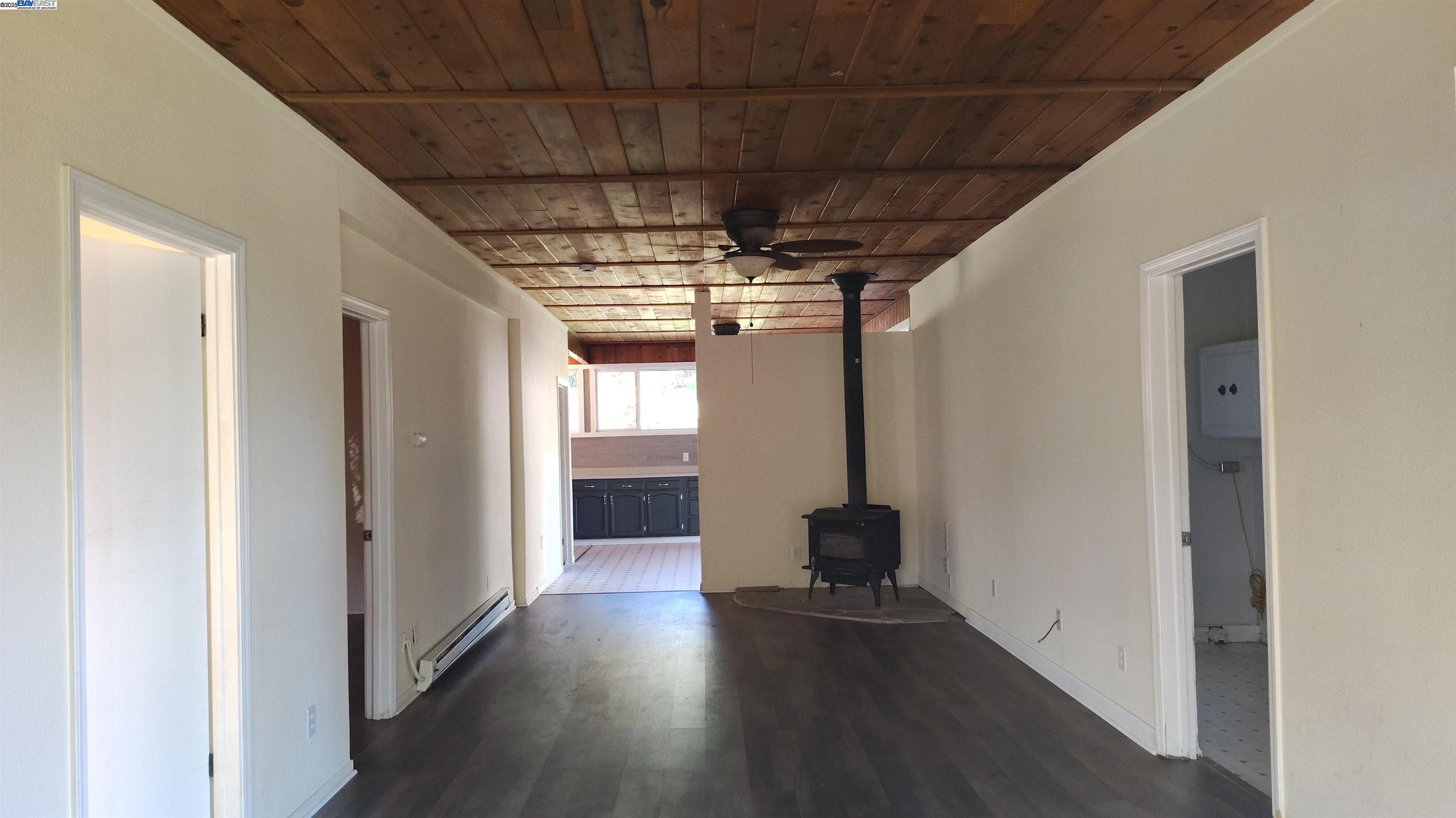 Detail Gallery Image 7 of 29 For 4529 Boca St, Shasta Lake,  CA 96019 - 3 Beds | 1 Baths