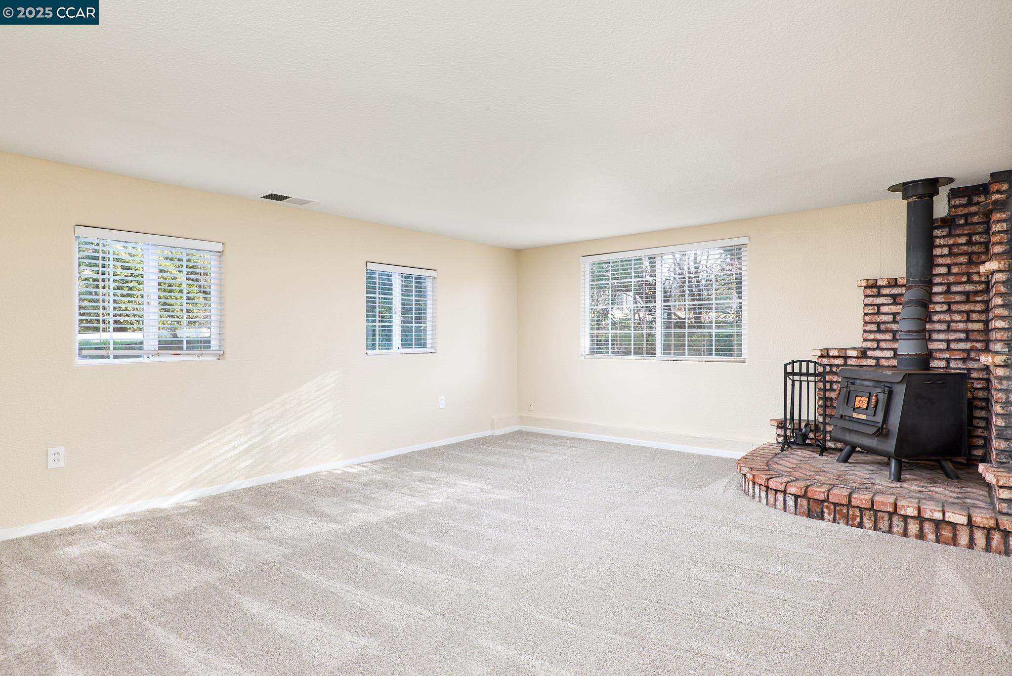 Detail Gallery Image 7 of 20 For 2236 Cold Springs Rd, Placerville,  CA 95667 - 3 Beds | 2 Baths