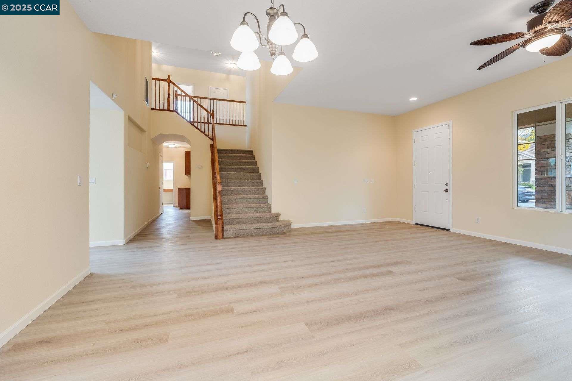 Detail Gallery Image 5 of 36 For 3773 Pintail Dr, Antioch,  CA 94509 - 5 Beds | 3 Baths