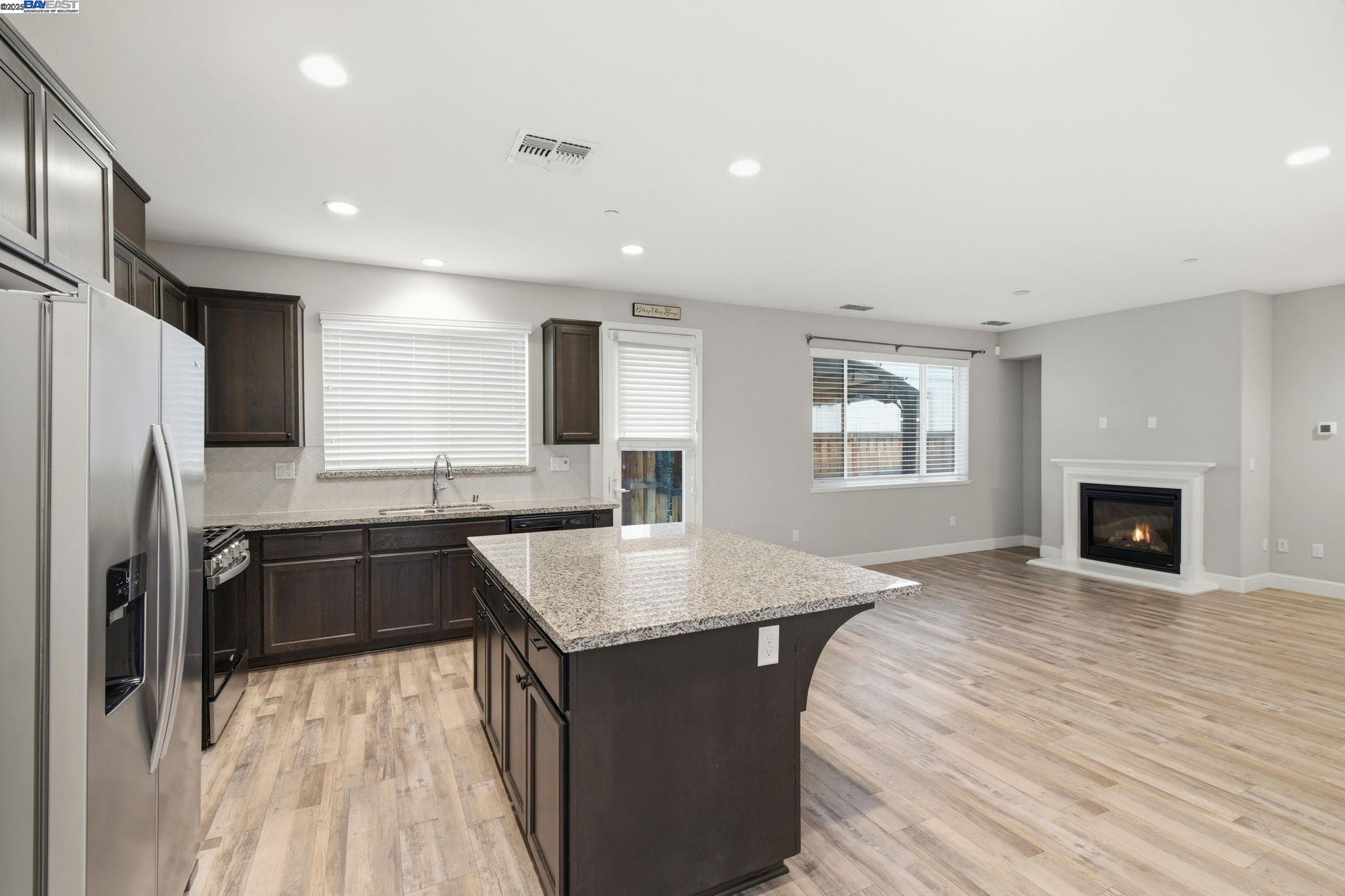 Detail Gallery Image 13 of 42 For 2111 Parsons Dr, Fairfield,  CA 94533 - 3 Beds | 2/1 Baths