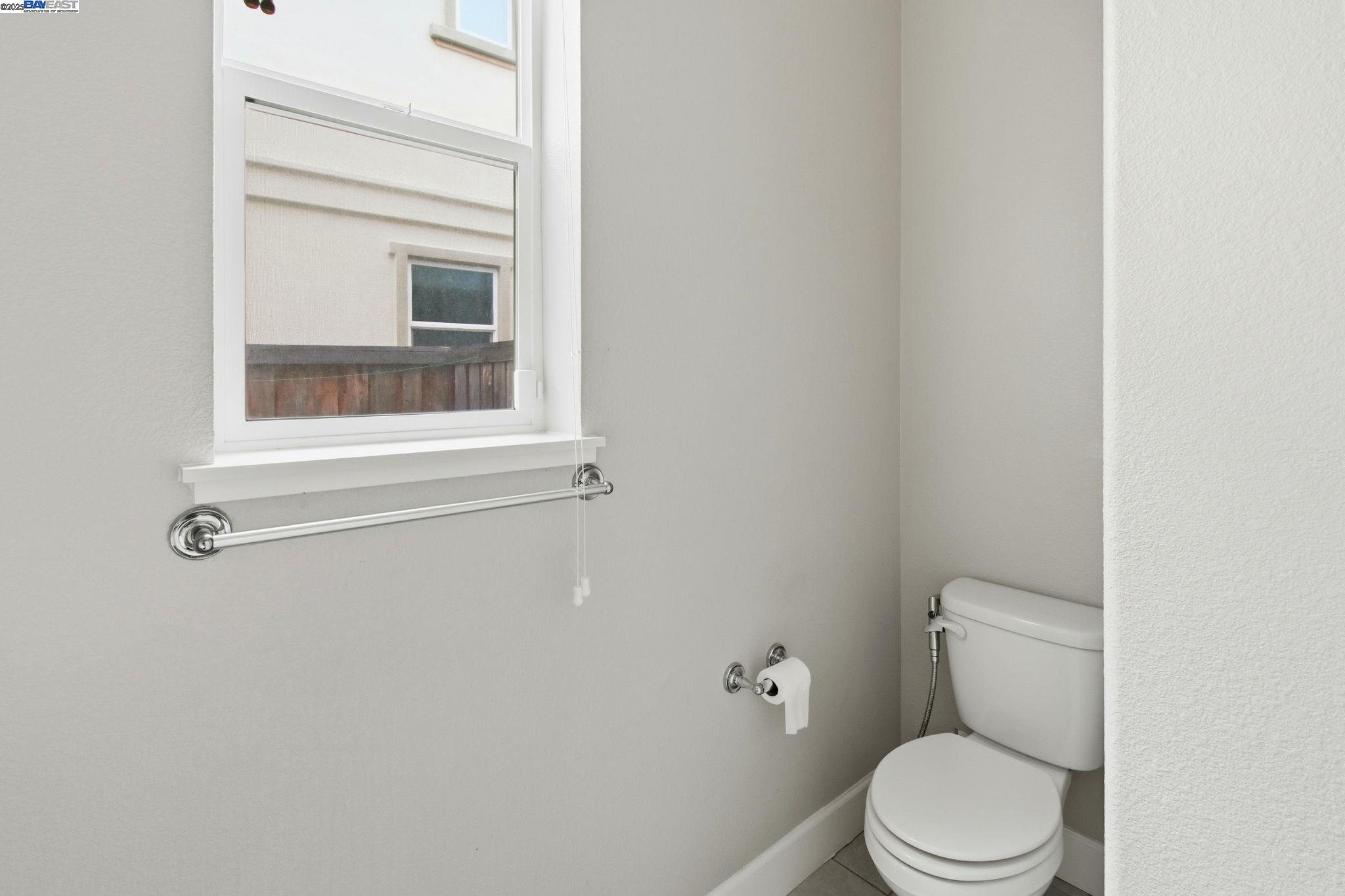 Detail Gallery Image 17 of 42 For 2111 Parsons Dr, Fairfield,  CA 94533 - 3 Beds | 2/1 Baths