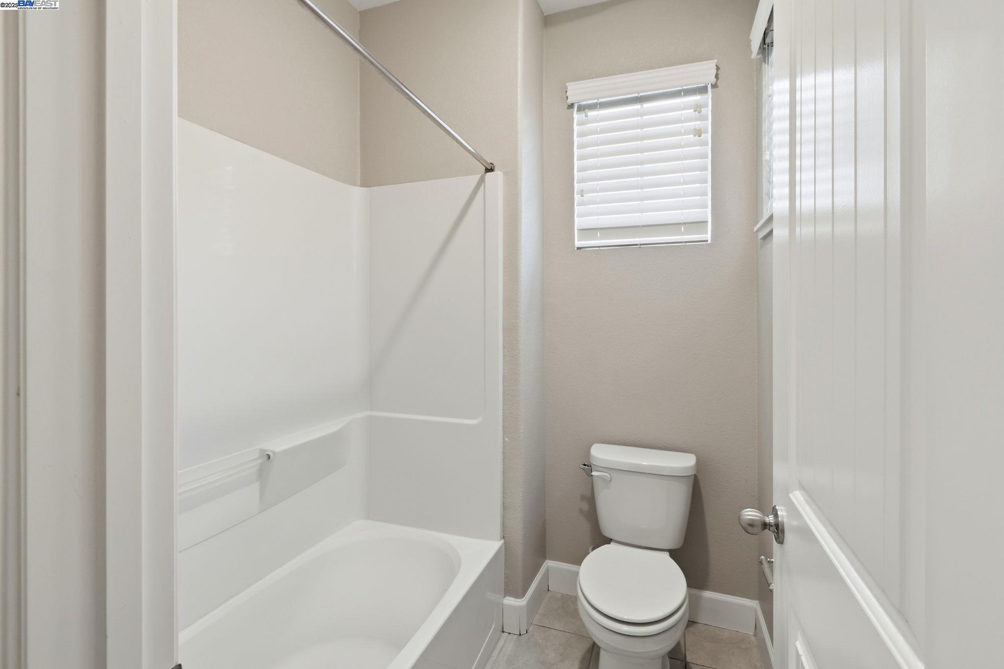 Detail Gallery Image 34 of 42 For 2111 Parsons Dr, Fairfield,  CA 94533 - 3 Beds | 2/1 Baths