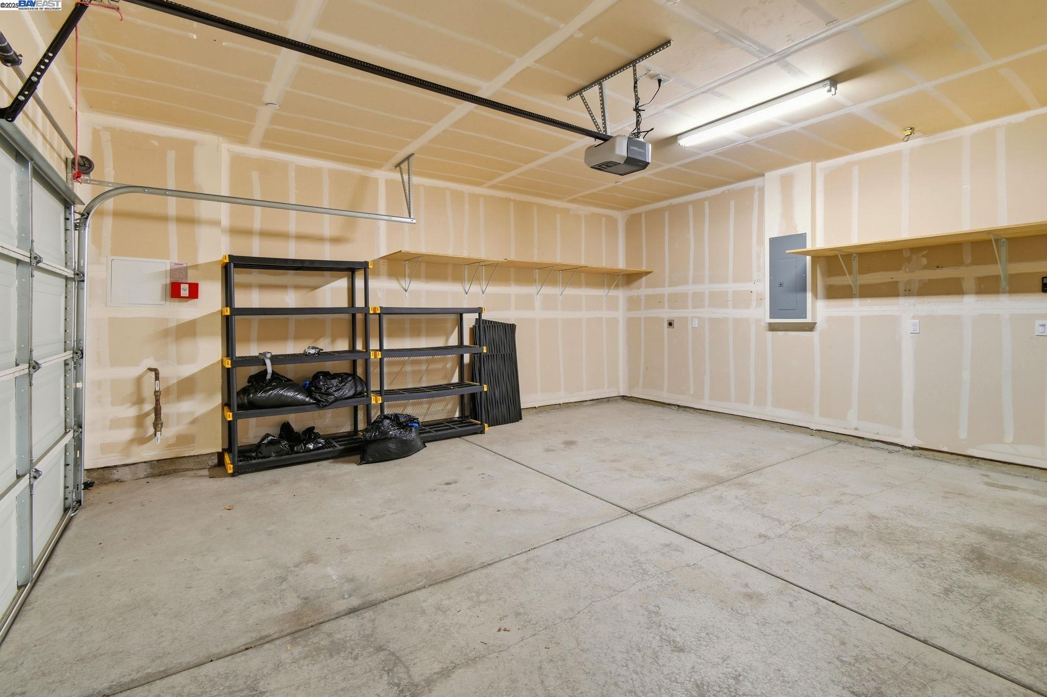 Detail Gallery Image 37 of 42 For 2111 Parsons Dr, Fairfield,  CA 94533 - 3 Beds | 2/1 Baths