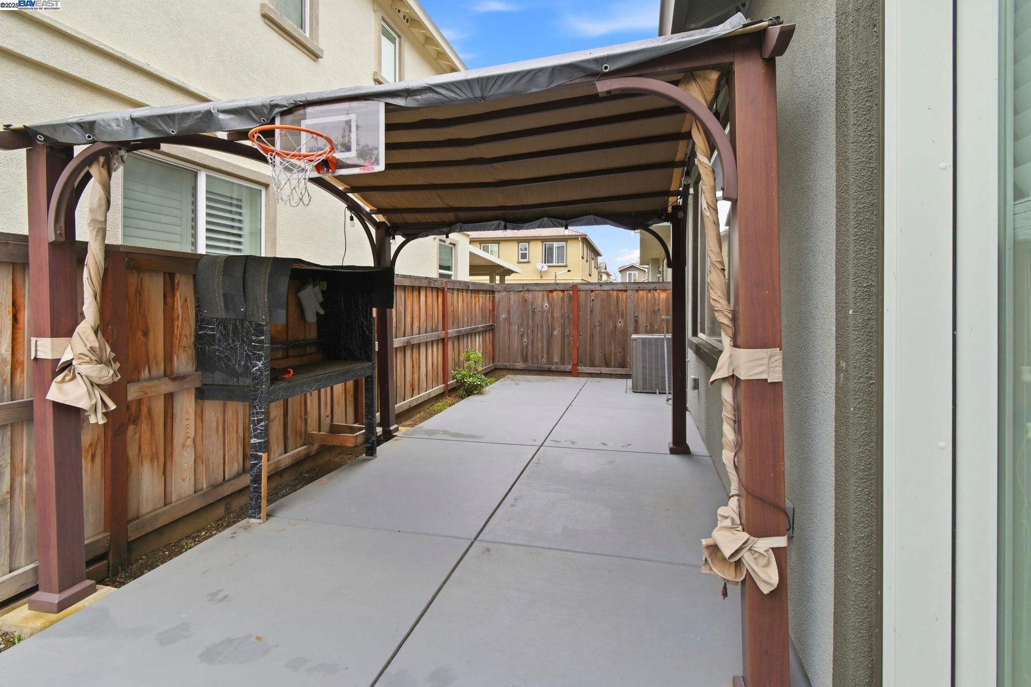 Detail Gallery Image 40 of 42 For 2111 Parsons Dr, Fairfield,  CA 94533 - 3 Beds | 2/1 Baths