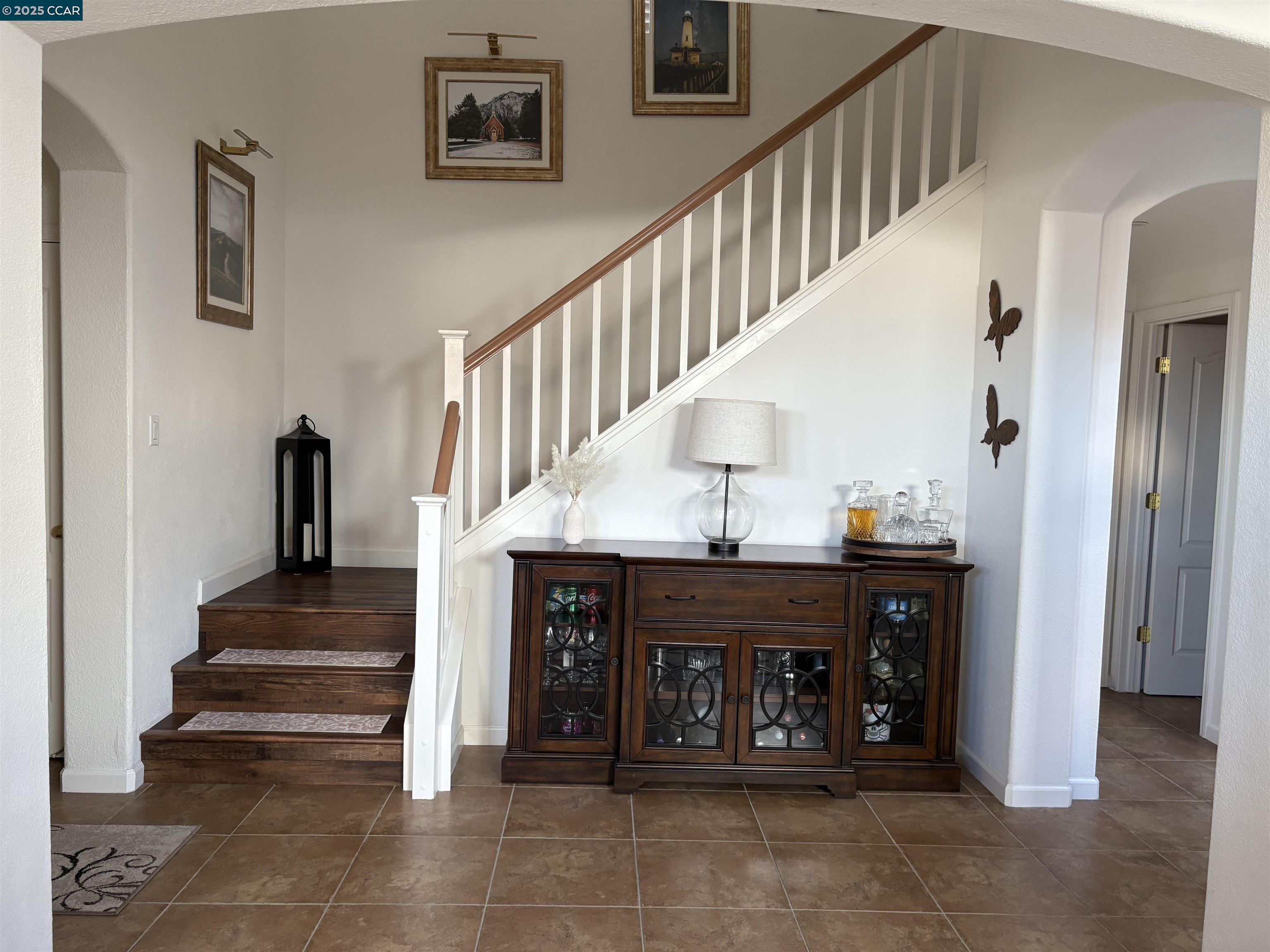 Detail Gallery Image 3 of 51 For 2667 Beachwood, Hayward,  CA 94545 - 5 Beds | 4/1 Baths