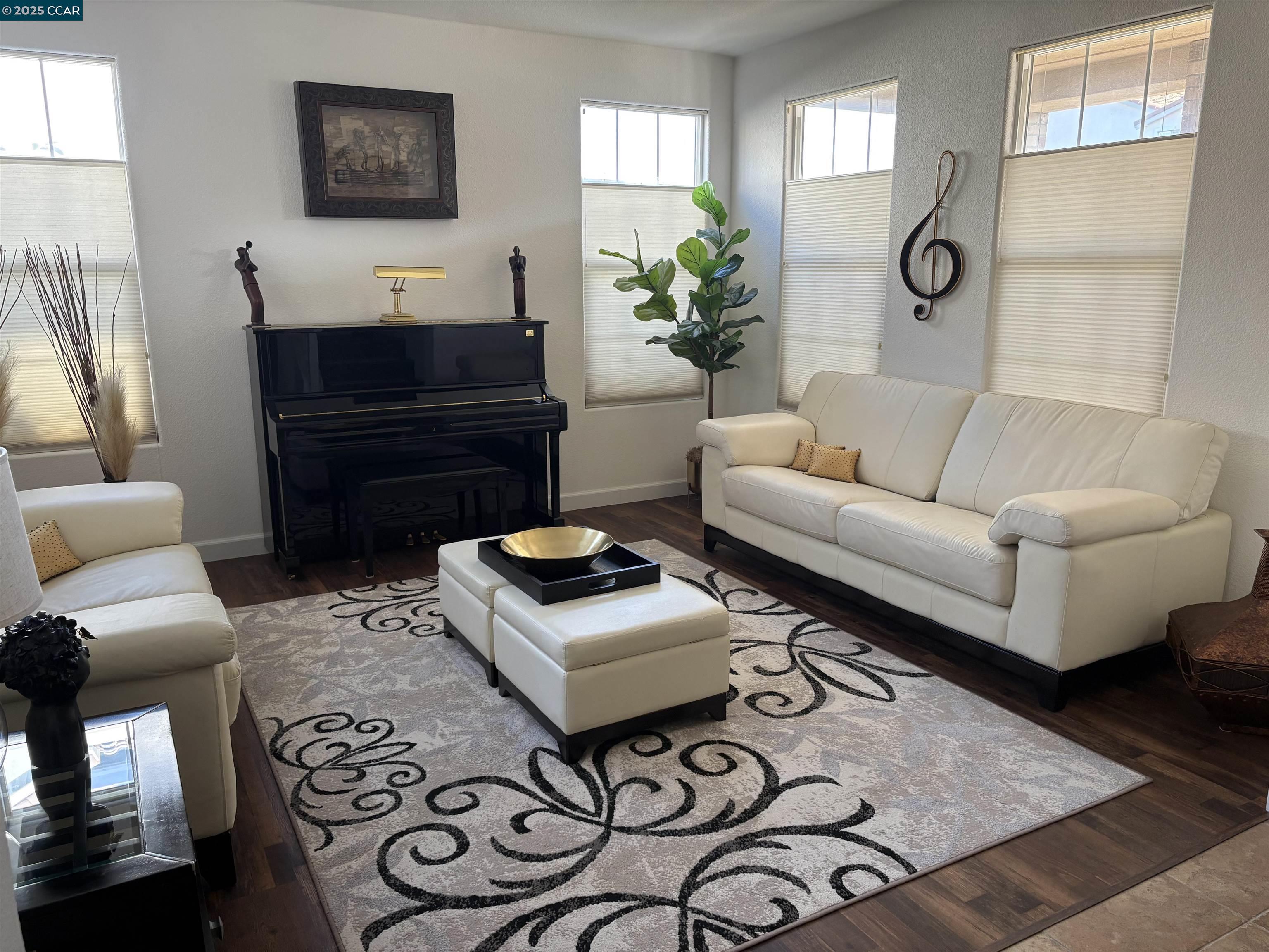 Detail Gallery Image 4 of 51 For 2667 Beachwood, Hayward,  CA 94545 - 5 Beds | 4/1 Baths