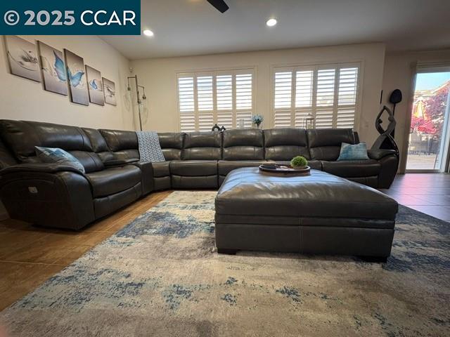 Detail Gallery Image 8 of 51 For 2667 Beachwood, Hayward,  CA 94545 - 5 Beds | 4/1 Baths