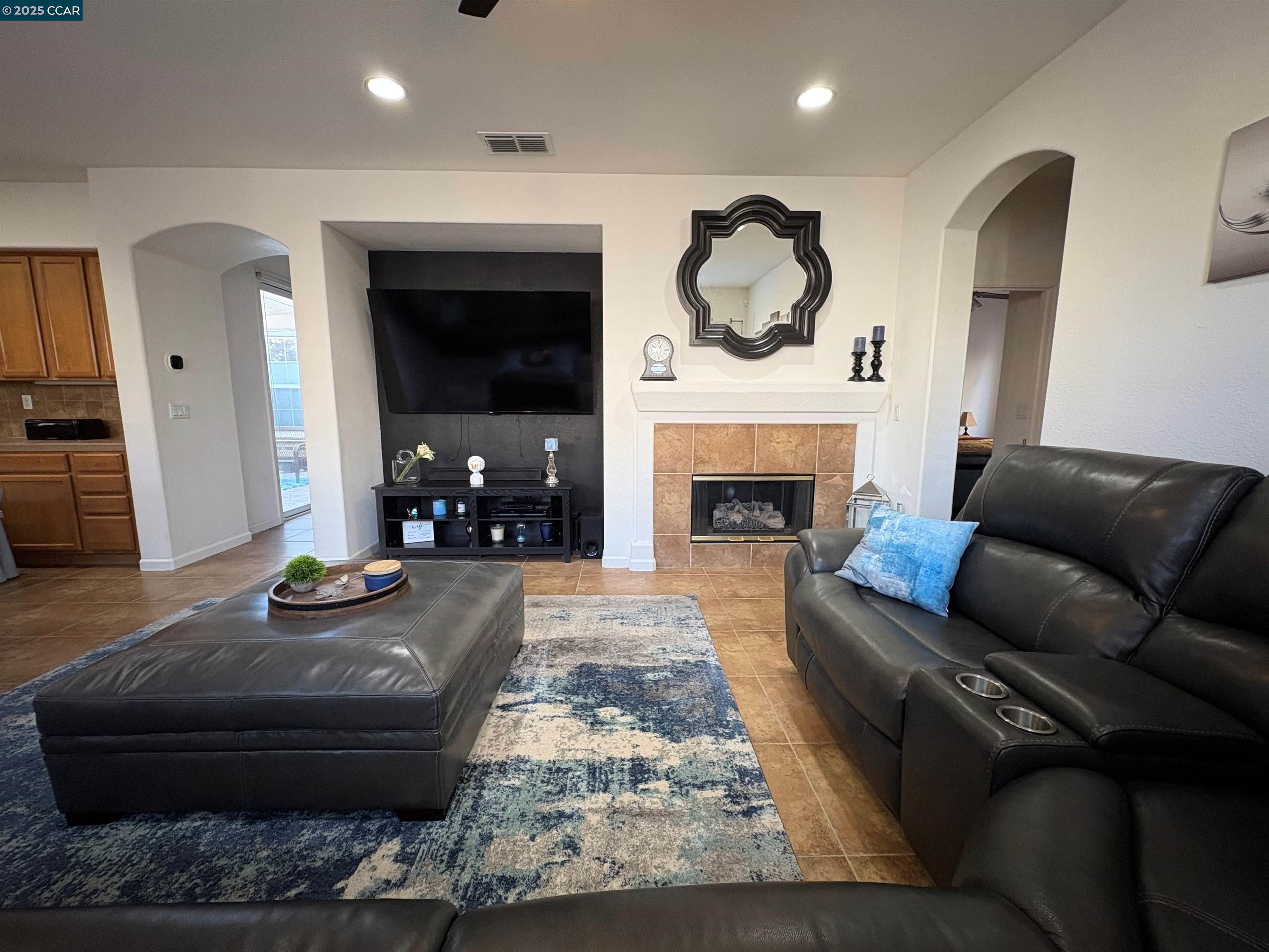 Detail Gallery Image 9 of 51 For 2667 Beachwood, Hayward,  CA 94545 - 5 Beds | 4/1 Baths