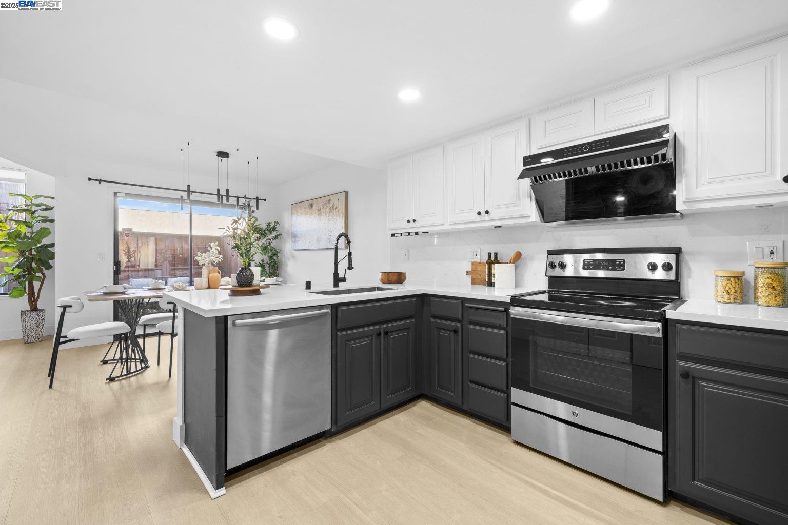 Detail Gallery Image 15 of 43 For 5311 Port Sailwood Dr, Newark,  CA 94560 - 3 Beds | 2/1 Baths