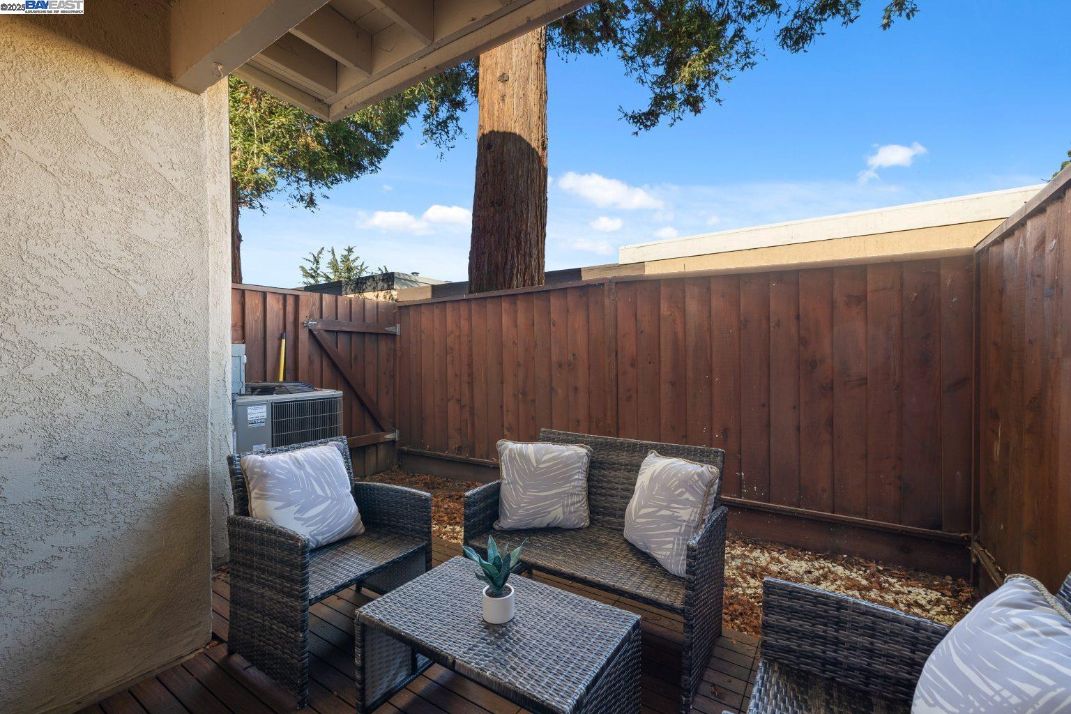 Detail Gallery Image 18 of 43 For 5311 Port Sailwood Dr, Newark,  CA 94560 - 3 Beds | 2/1 Baths