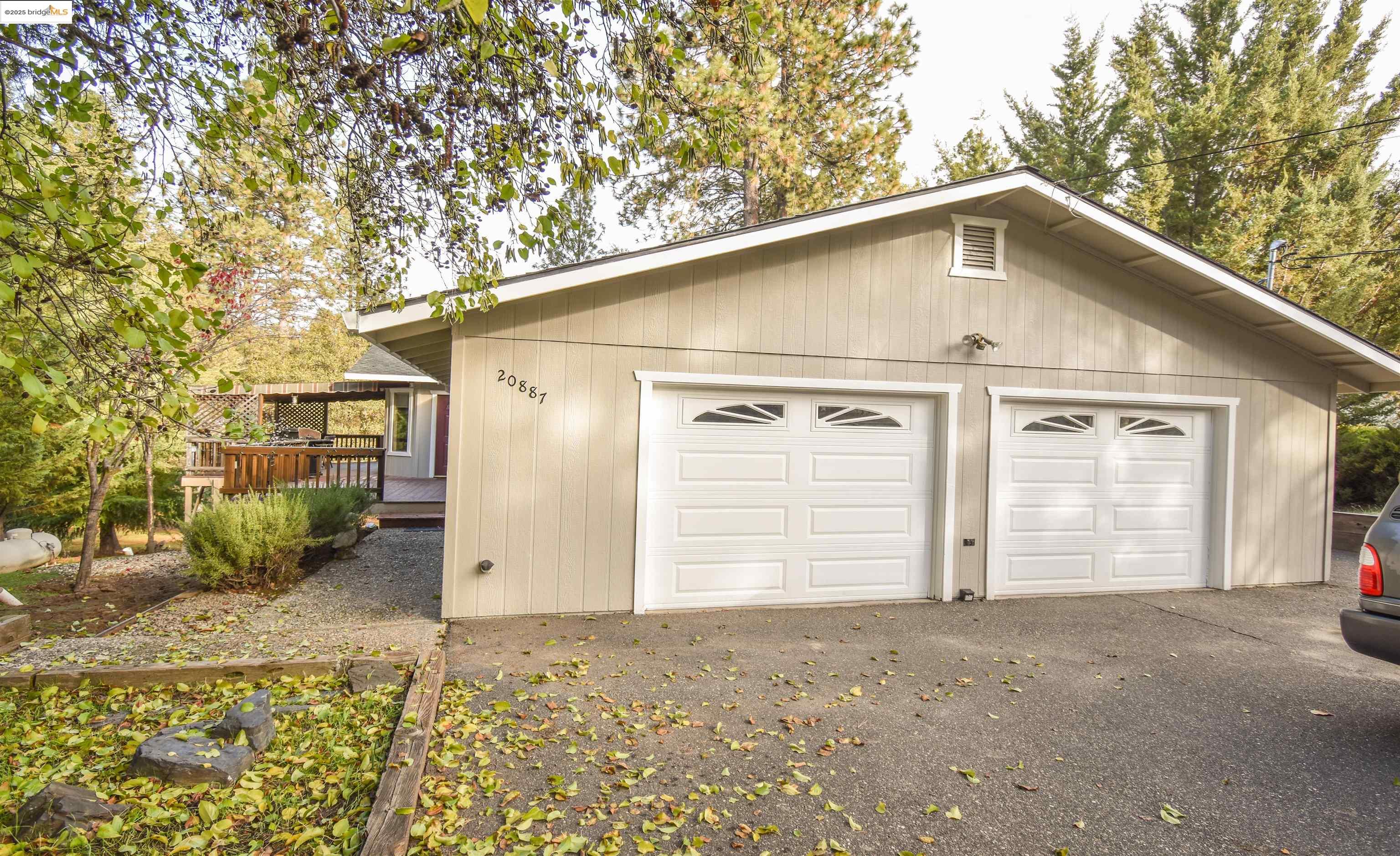 Detail Gallery Image 2 of 44 For 20887 Big Foot Ct, Groveland,  CA 95321 - 3 Beds | 2 Baths