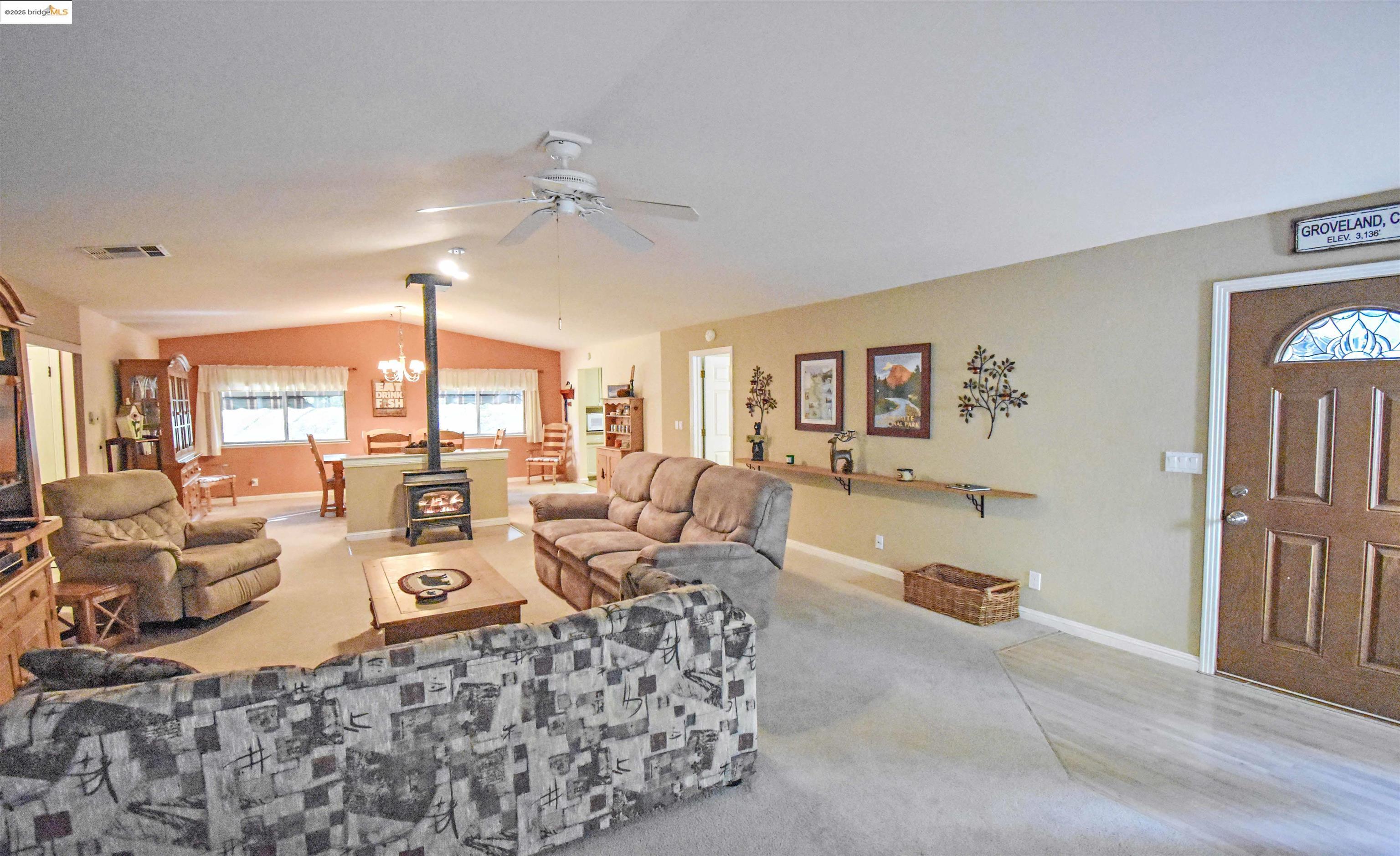 Detail Gallery Image 12 of 44 For 20887 Big Foot Ct, Groveland,  CA 95321 - 3 Beds | 2 Baths