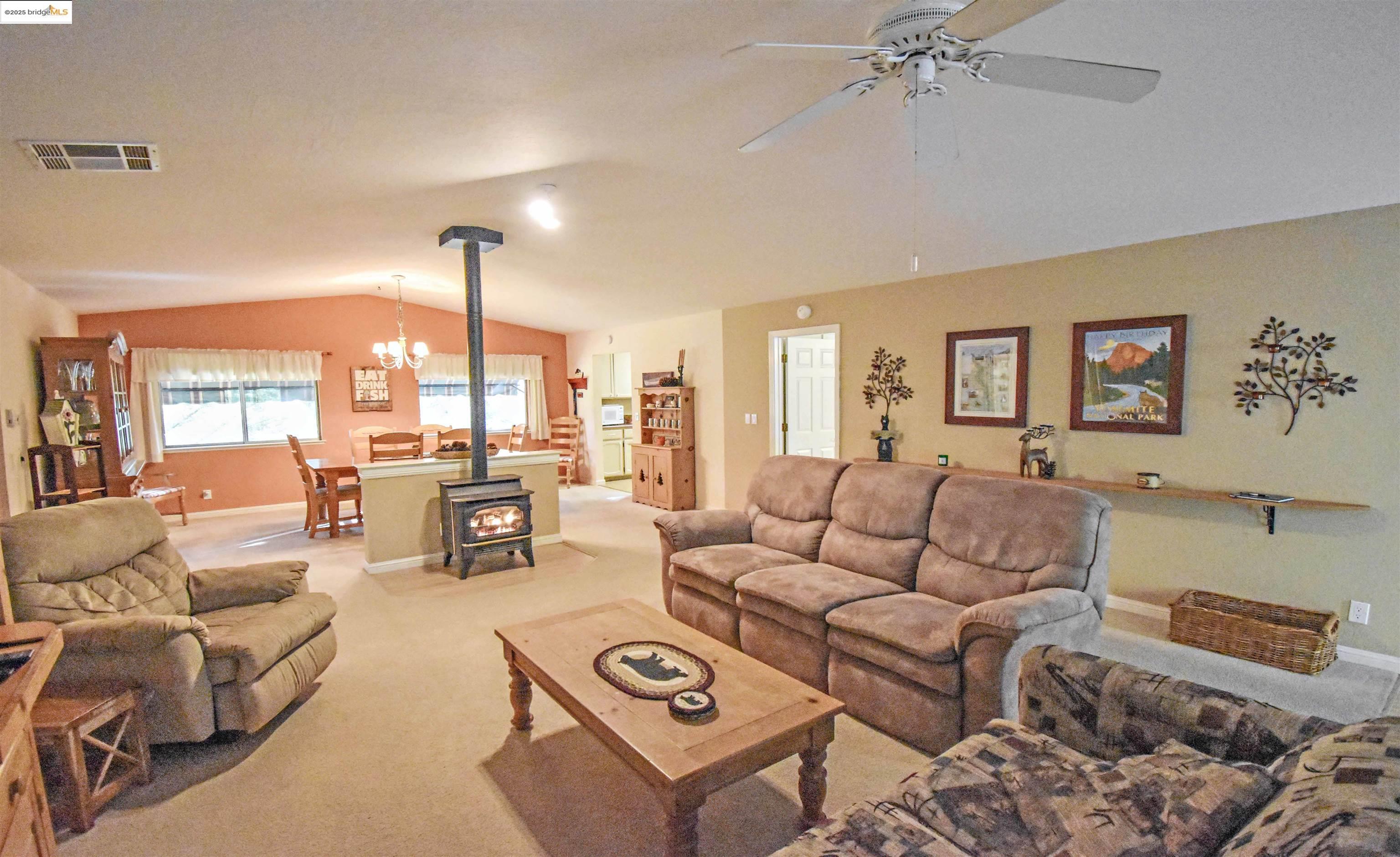 Detail Gallery Image 13 of 44 For 20887 Big Foot Ct, Groveland,  CA 95321 - 3 Beds | 2 Baths