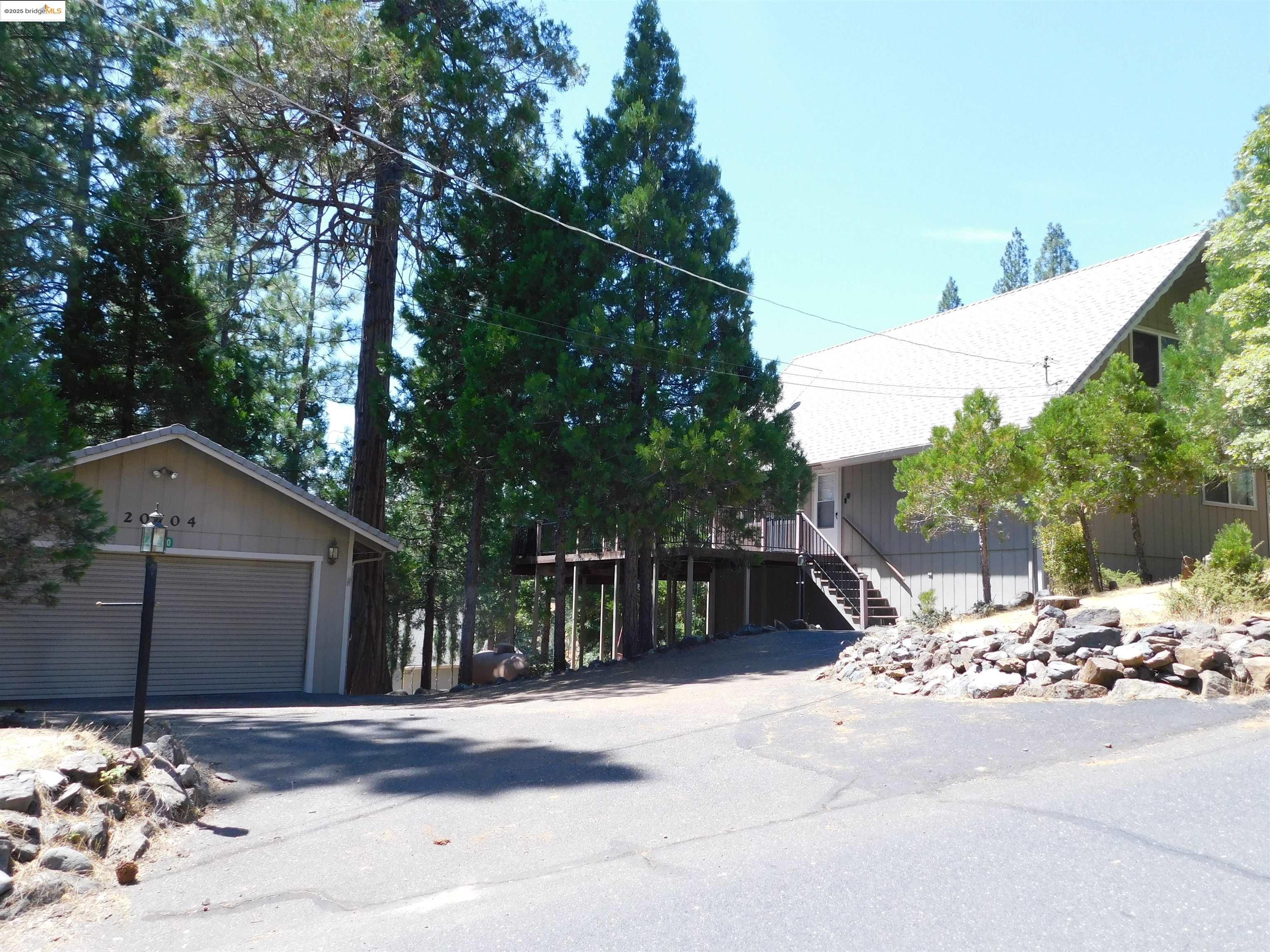 Detail Gallery Image 4 of 56 For 20704 Point View, Groveland,  CA 95321-9588 - 3 Beds | 2 Baths