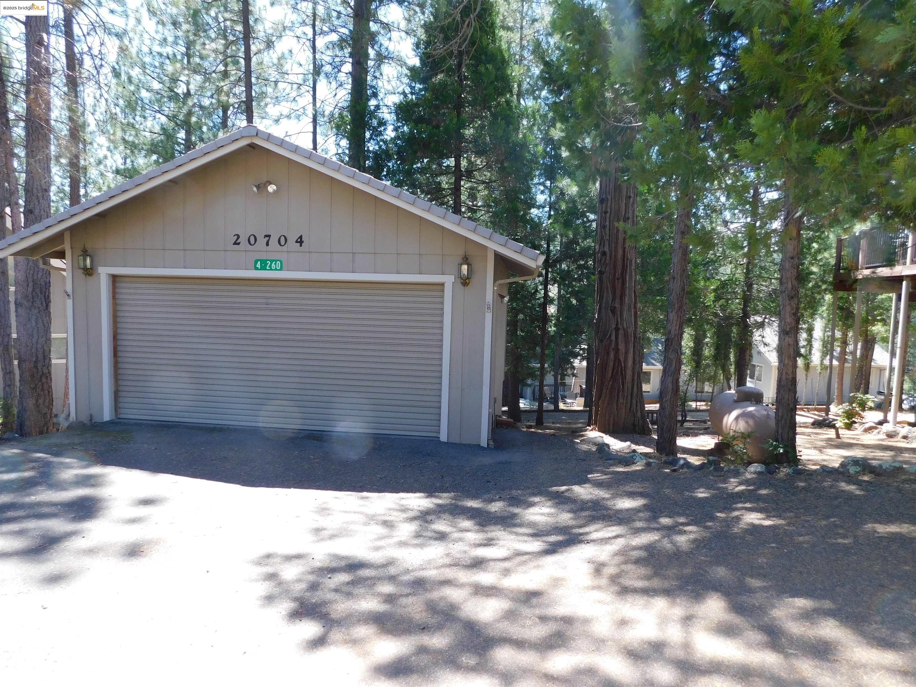 Detail Gallery Image 5 of 56 For 20704 Point View, Groveland,  CA 95321-9588 - 3 Beds | 2 Baths