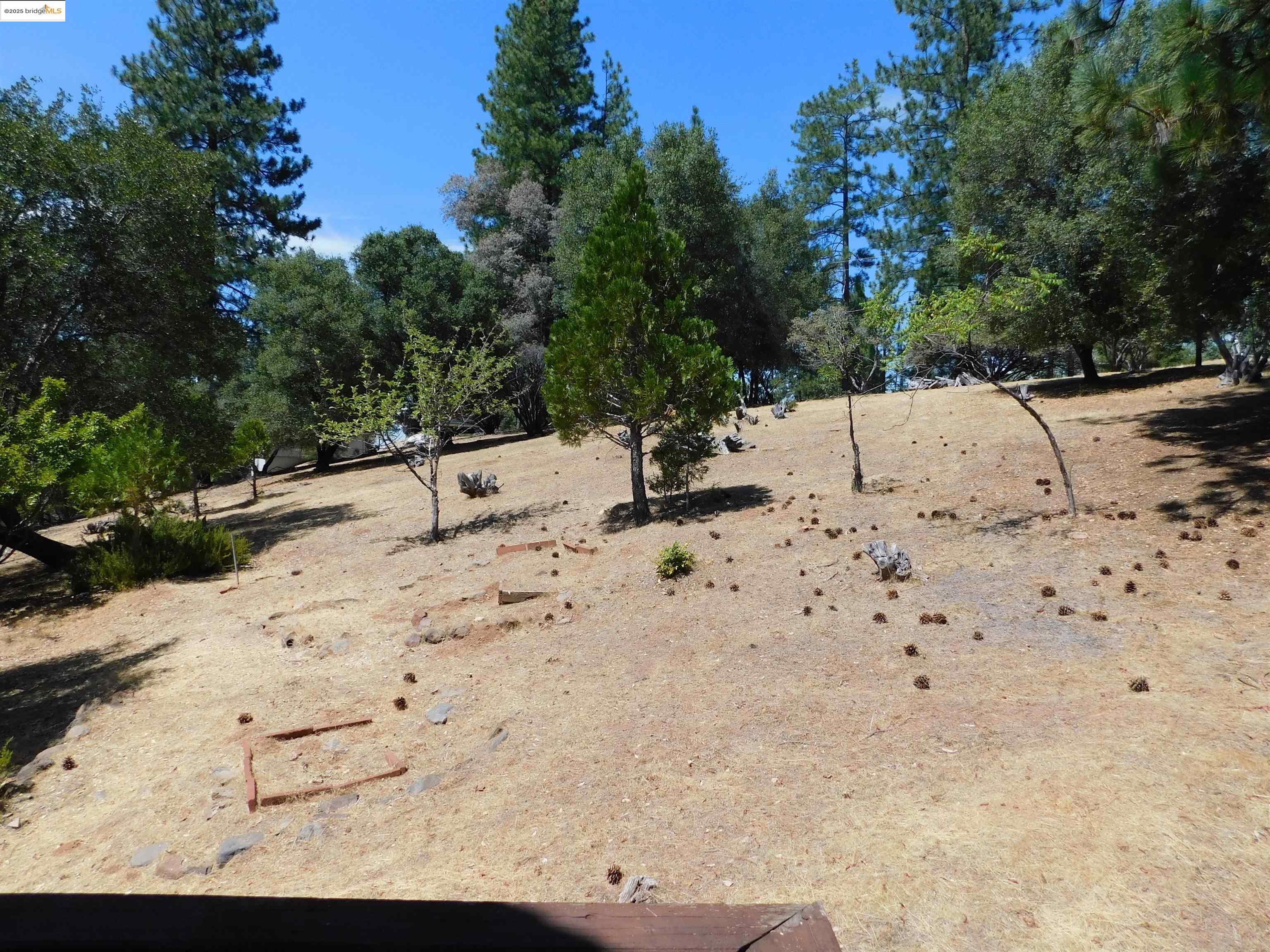 Detail Gallery Image 10 of 56 For 20704 Point View, Groveland,  CA 95321-9588 - 3 Beds | 2 Baths