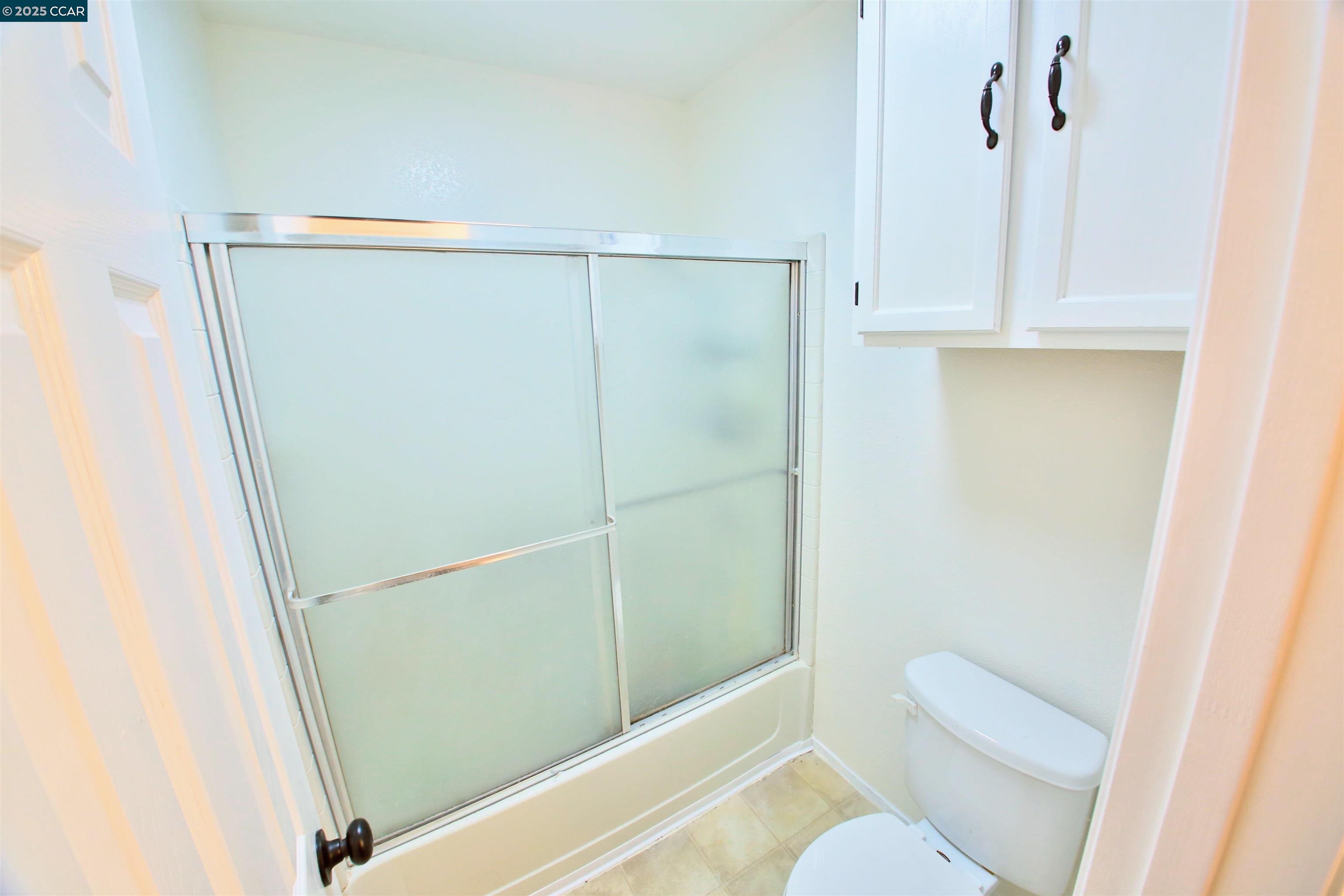 Detail Gallery Image 15 of 17 For 841 Knights Circle, Vallejo,  CA 94591 - 3 Beds | 2/1 Baths