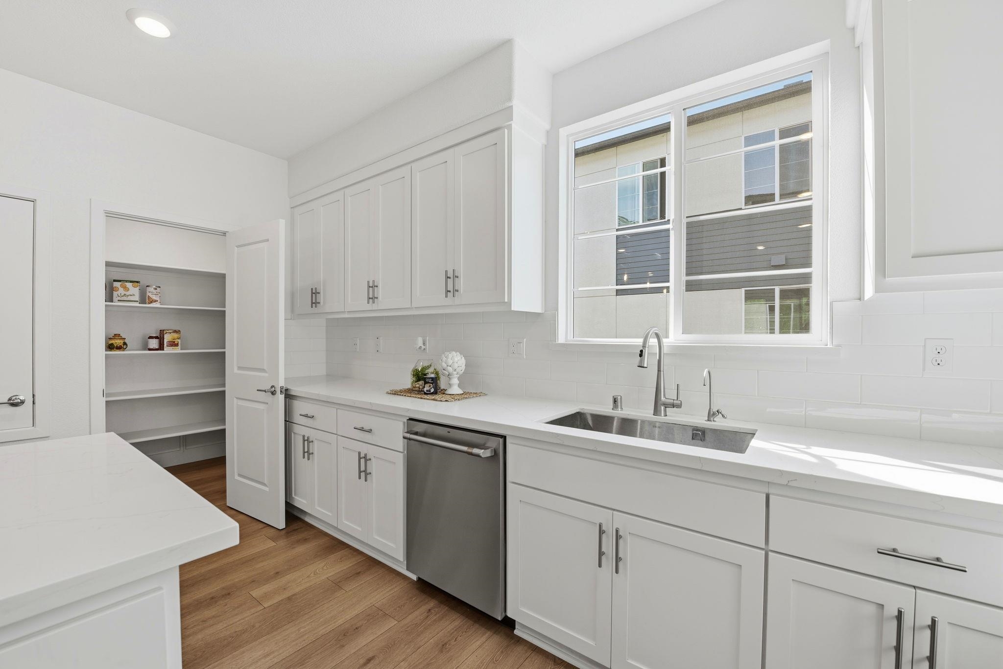 Detail Gallery Image 15 of 52 For 721 Delve Ct, Hayward,  CA 94544 - 4 Beds | 3/1 Baths