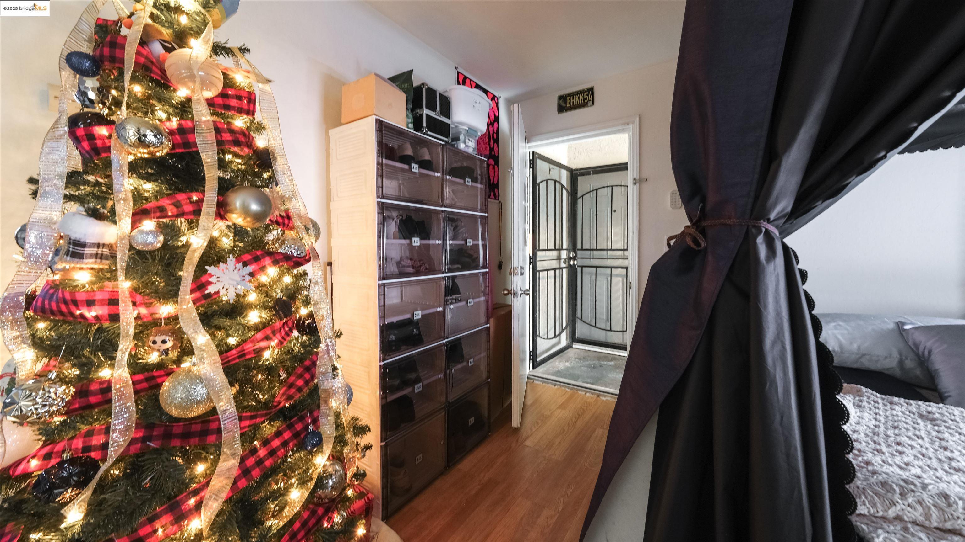 Detail Gallery Image 25 of 44 For 2120 E 22nd St, Oakland,  CA 94606 - – Beds | – Baths