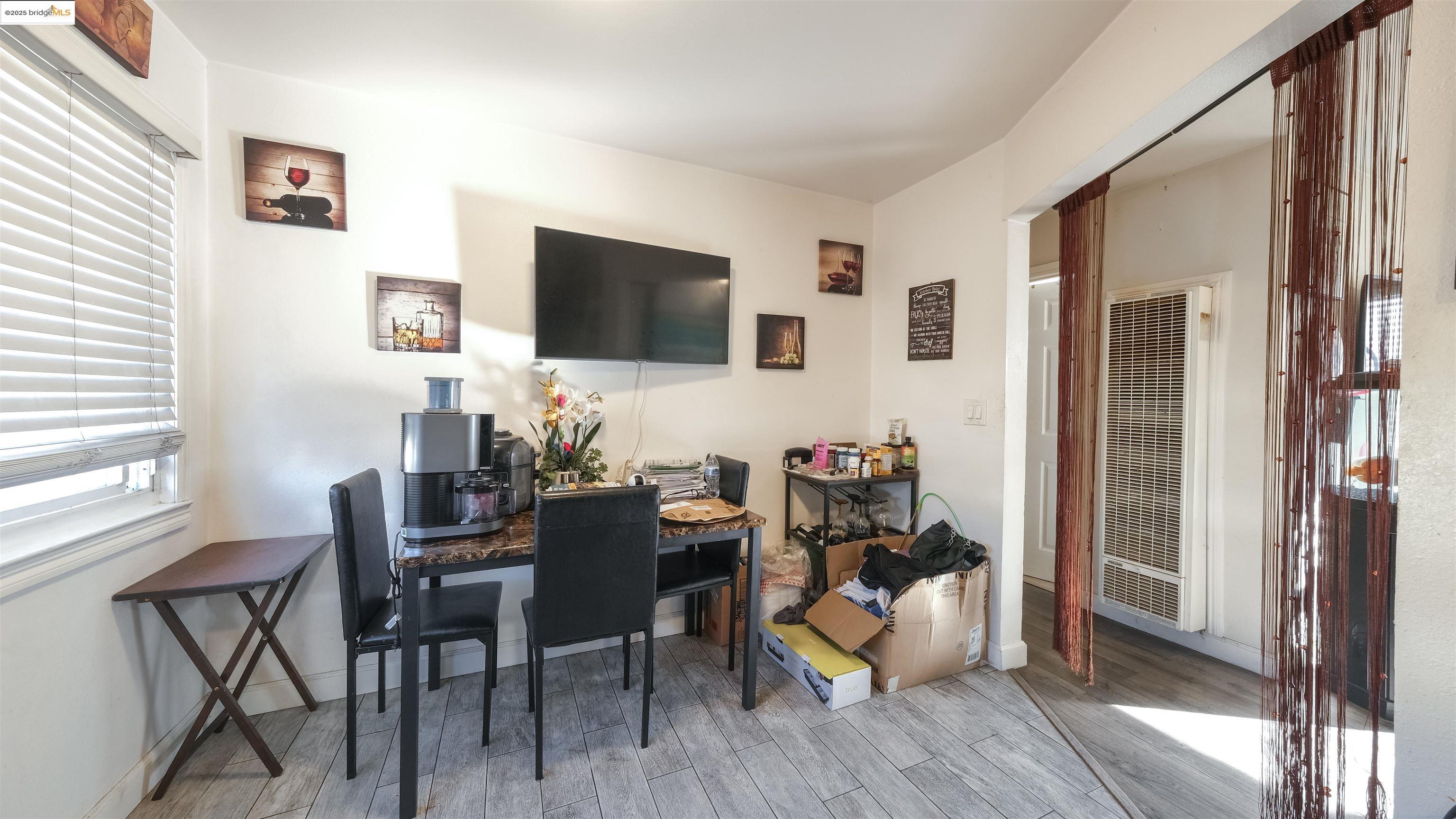 Detail Gallery Image 31 of 44 For 2120 E 22nd St, Oakland,  CA 94606 - – Beds | – Baths