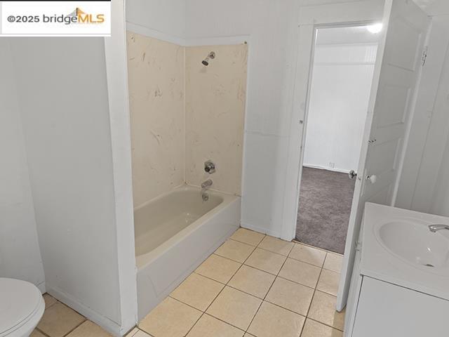Detail Gallery Image 6 of 12 For 1655 E 32nd St #1655,  Oakland,  CA 94602 - 3 Beds | 1 Baths