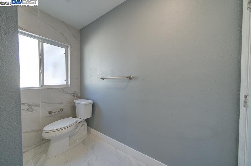 Detail Gallery Image 19 of 44 For 1646 Brookside Dr, San Leandro,  CA 94577 - 3 Beds | 2 Baths