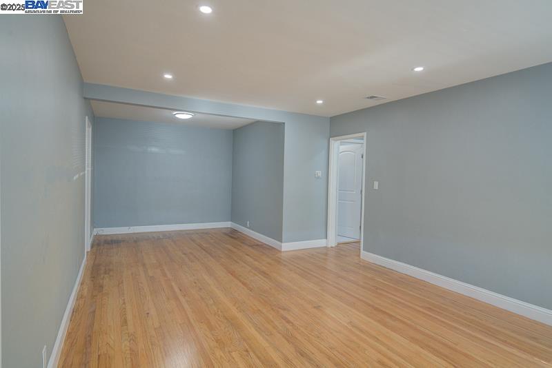 Detail Gallery Image 5 of 44 For 1646 Brookside Dr, San Leandro,  CA 94577 - 3 Beds | 2 Baths