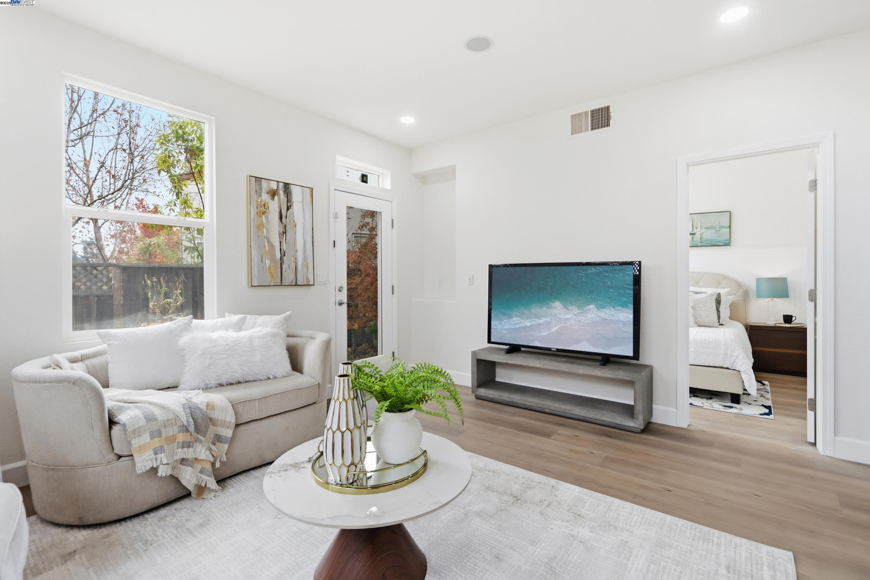 Detail Gallery Image 15 of 49 For 3364 Chartwell St, San Ramon,  CA 94583 - 3 Beds | 3/1 Baths