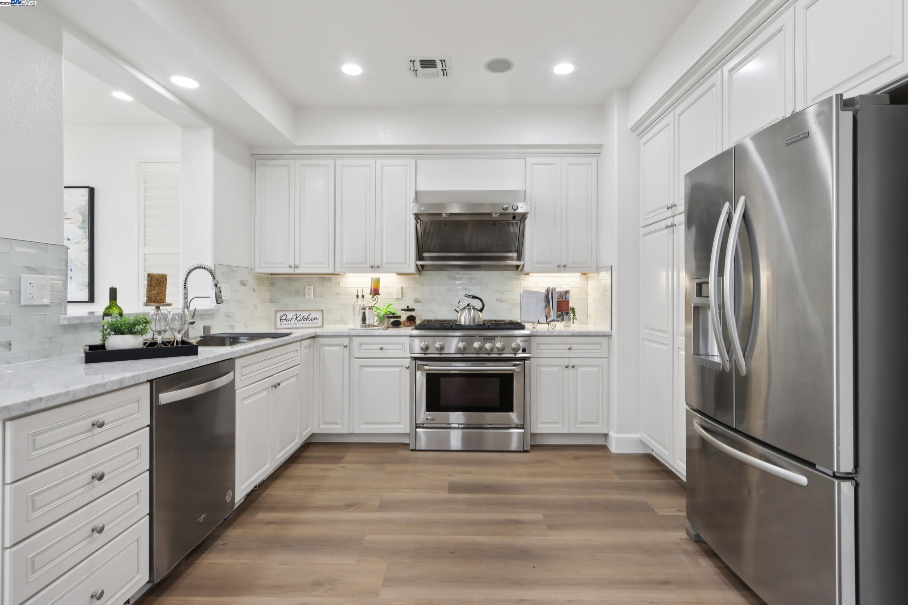 Detail Gallery Image 18 of 49 For 3364 Chartwell St, San Ramon,  CA 94583 - 3 Beds | 3/1 Baths