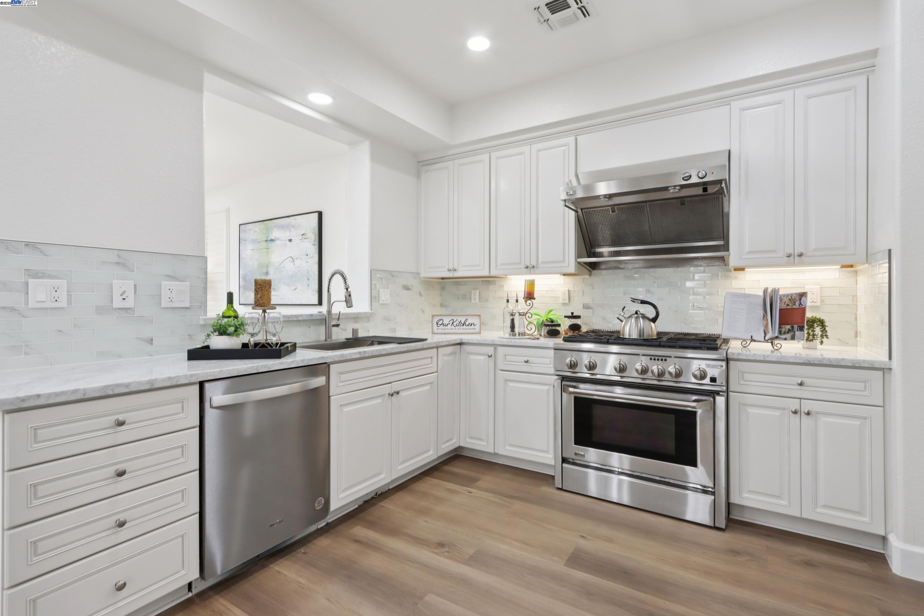 Detail Gallery Image 19 of 49 For 3364 Chartwell St, San Ramon,  CA 94583 - 3 Beds | 3/1 Baths