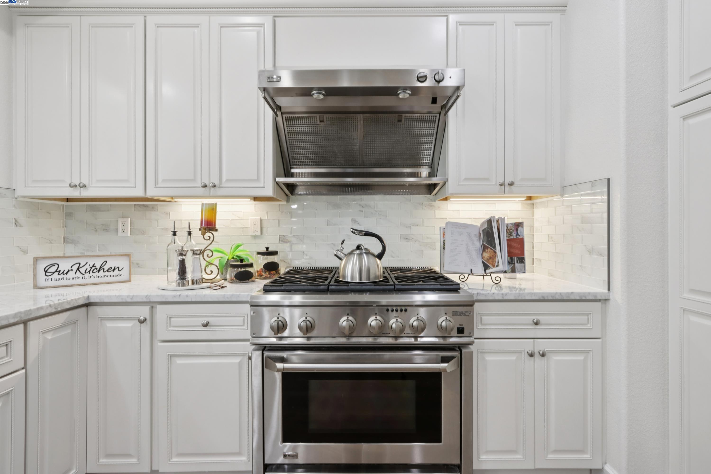 Detail Gallery Image 20 of 49 For 3364 Chartwell St, San Ramon,  CA 94583 - 3 Beds | 3/1 Baths