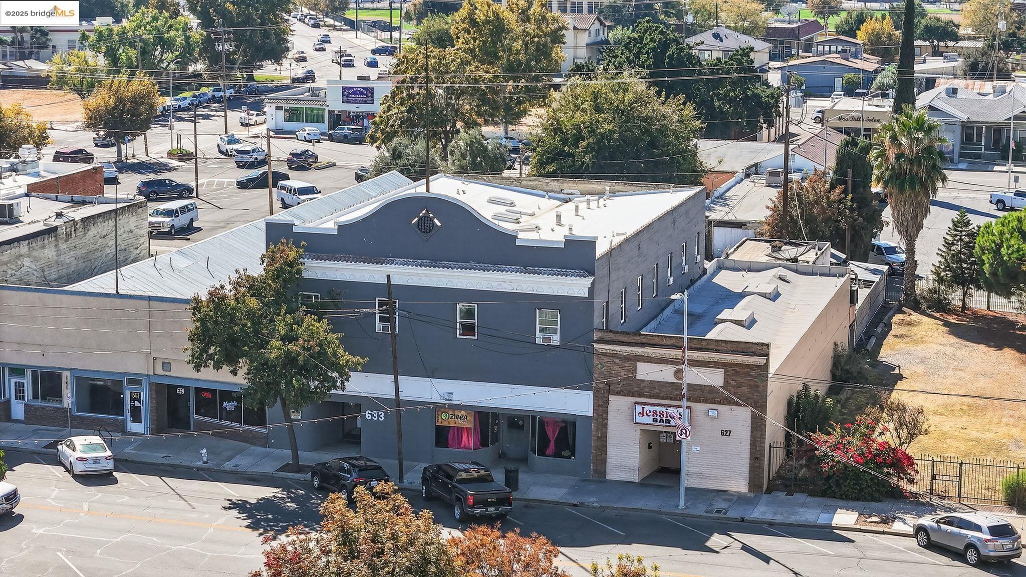 Detail Gallery Image 13 of 27 For 631 I St, Los Banos,  CA 93635-4222 - – Beds | – Baths