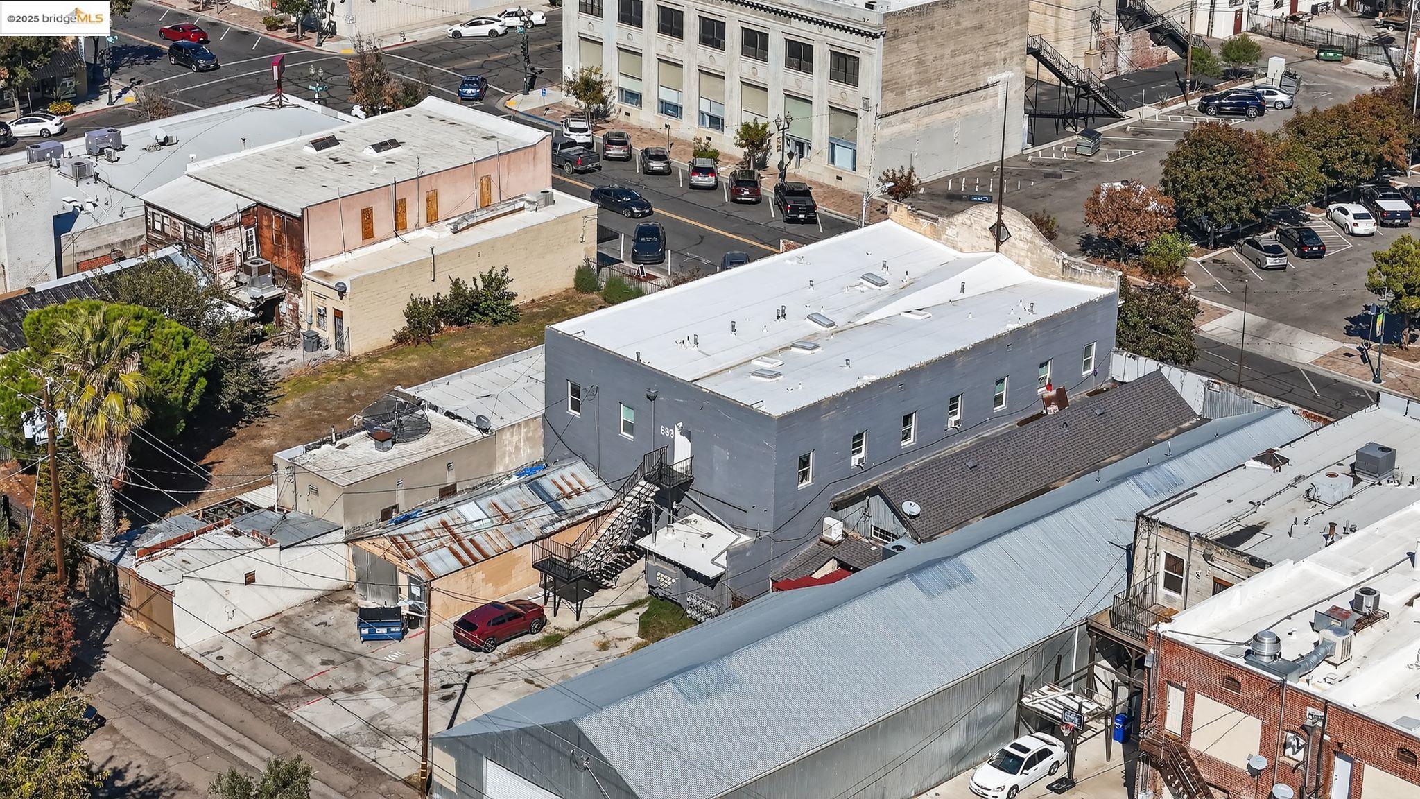 Detail Gallery Image 16 of 27 For 631 I St, Los Banos,  CA 93635-4222 - – Beds | – Baths