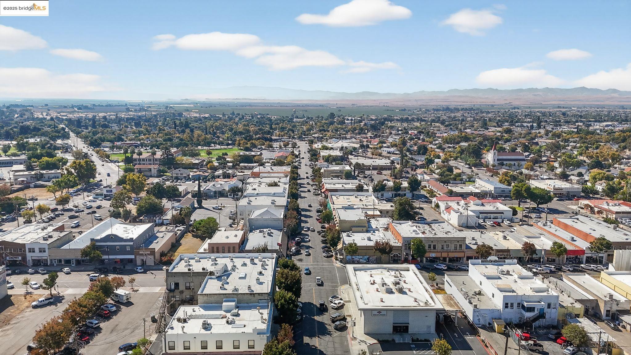 Detail Gallery Image 19 of 27 For 631 I St, Los Banos,  CA 93635-4222 - – Beds | – Baths