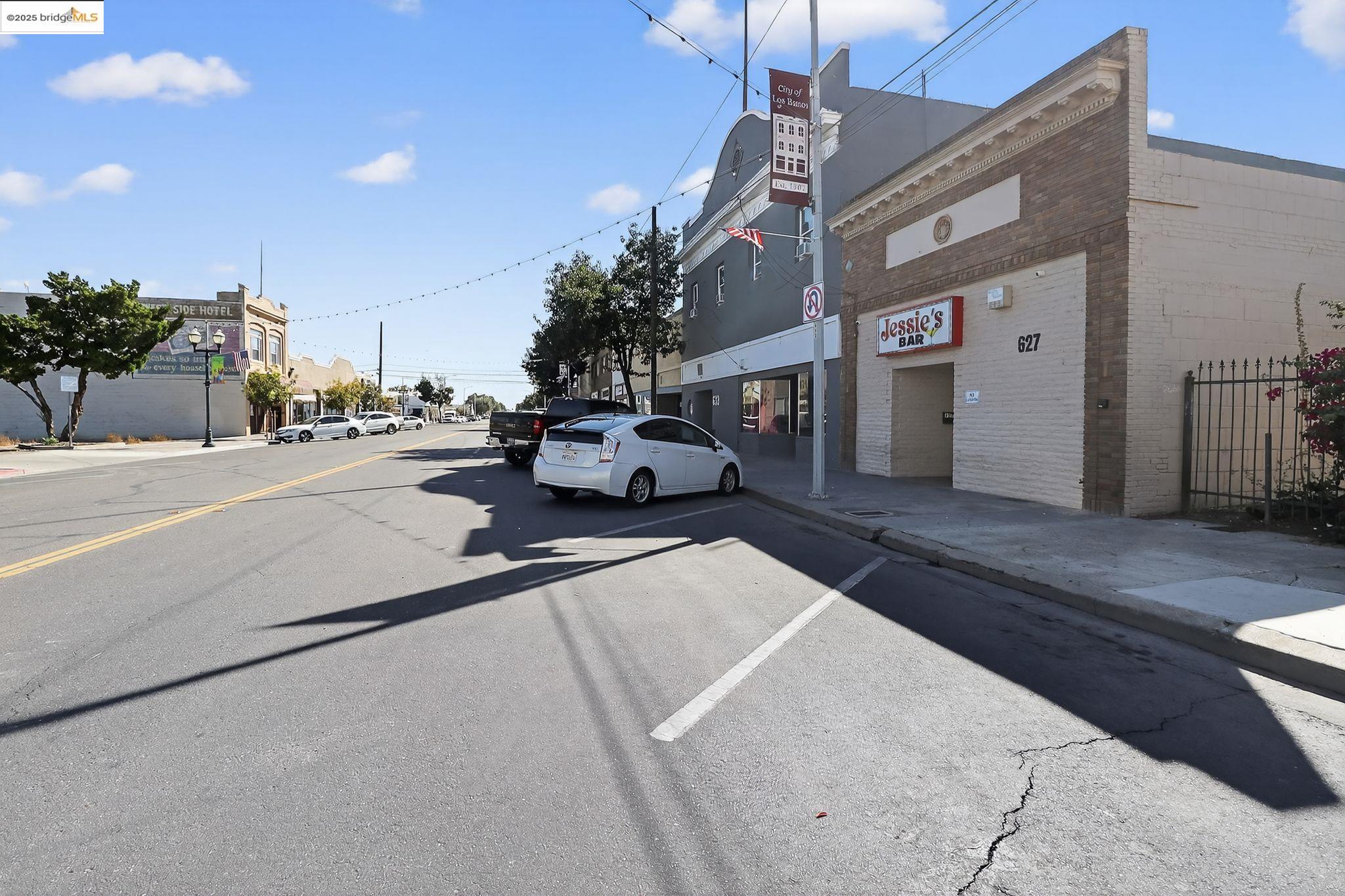 Detail Gallery Image 5 of 27 For 631 I St, Los Banos,  CA 93635-4222 - – Beds | – Baths