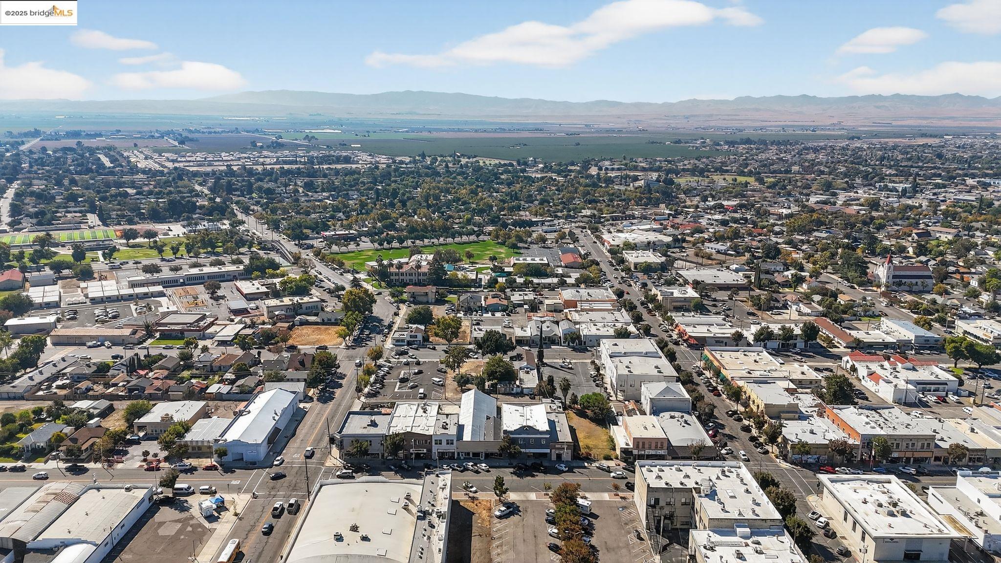 Detail Gallery Image 9 of 27 For 631 I St, Los Banos,  CA 93635-4222 - – Beds | – Baths