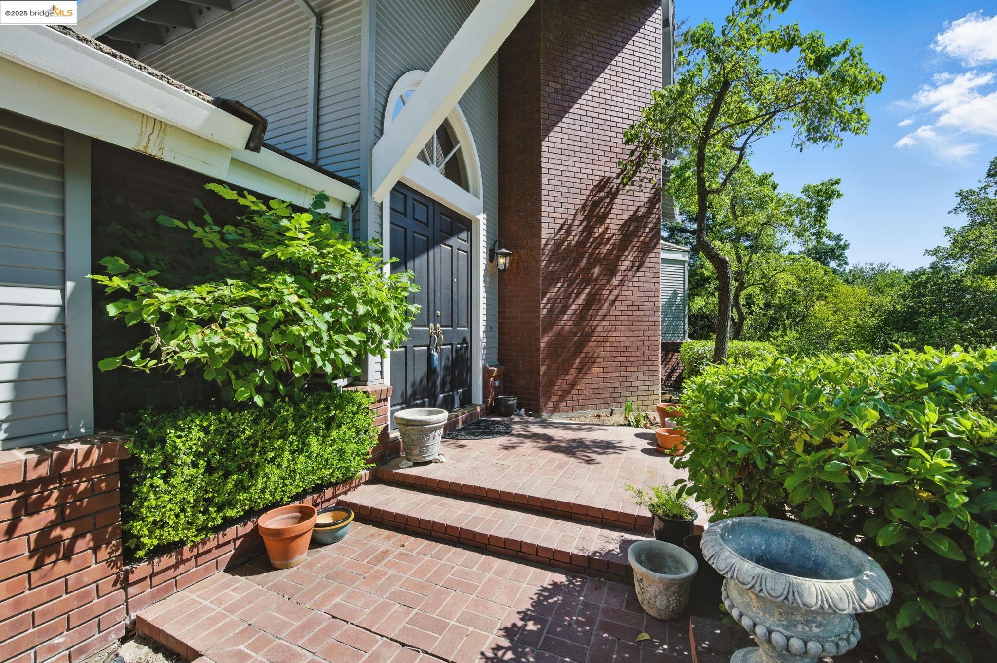 Detail Gallery Image 4 of 15 For 3374 Kim Rd, Lafayette,  CA 94549 - 3 Beds | 2/1 Baths