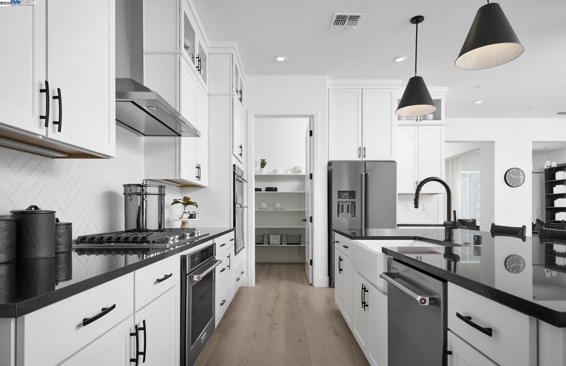 Detail Gallery Image 1 of 14 For 3764 Bradbury Avenue, Lathrop,  CA 95330 - 3 Beds | 2/1 Baths