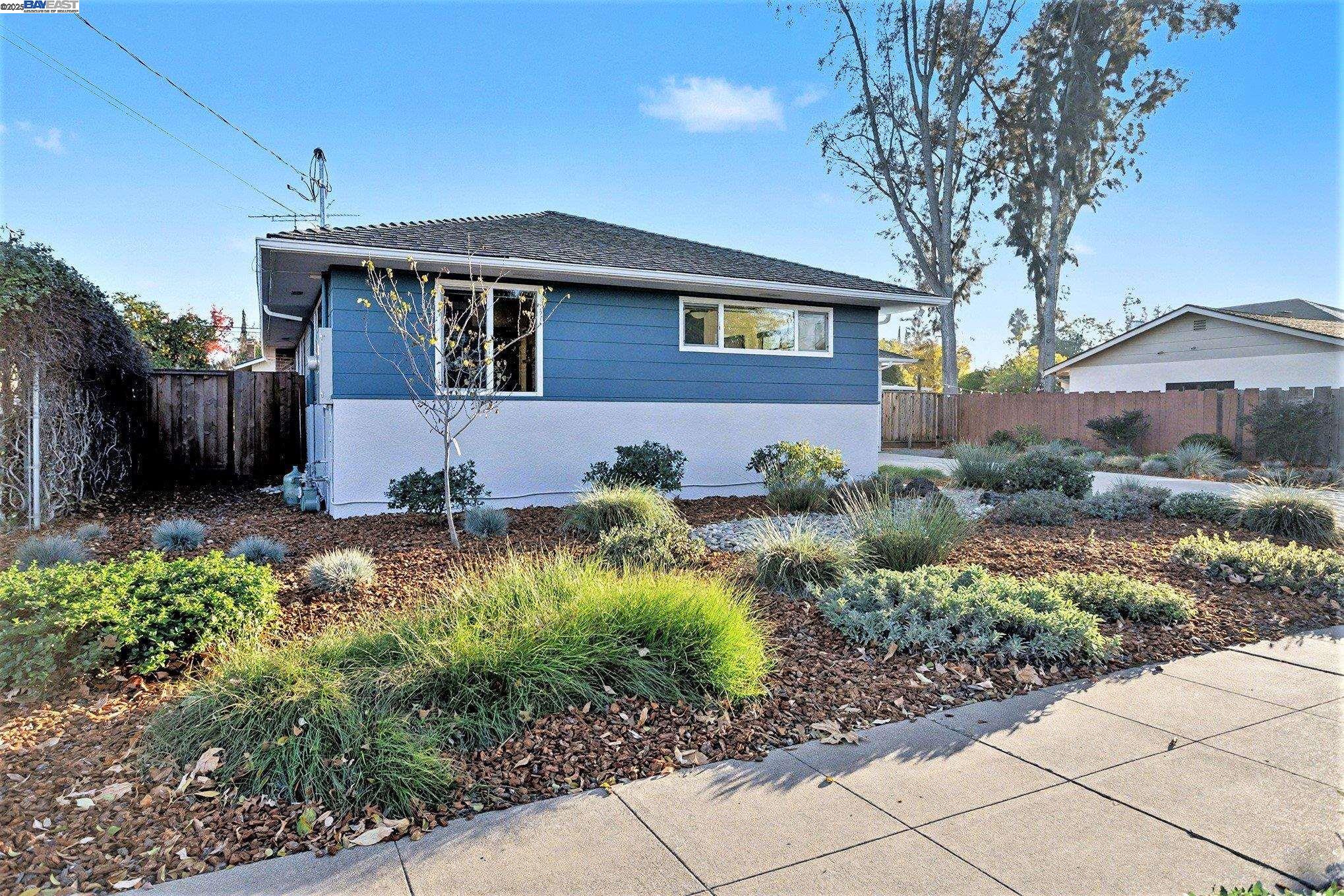 Detail Gallery Image 2 of 23 For 1421 3rd St, Livermore,  CA 94550 - 3 Beds | 2 Baths