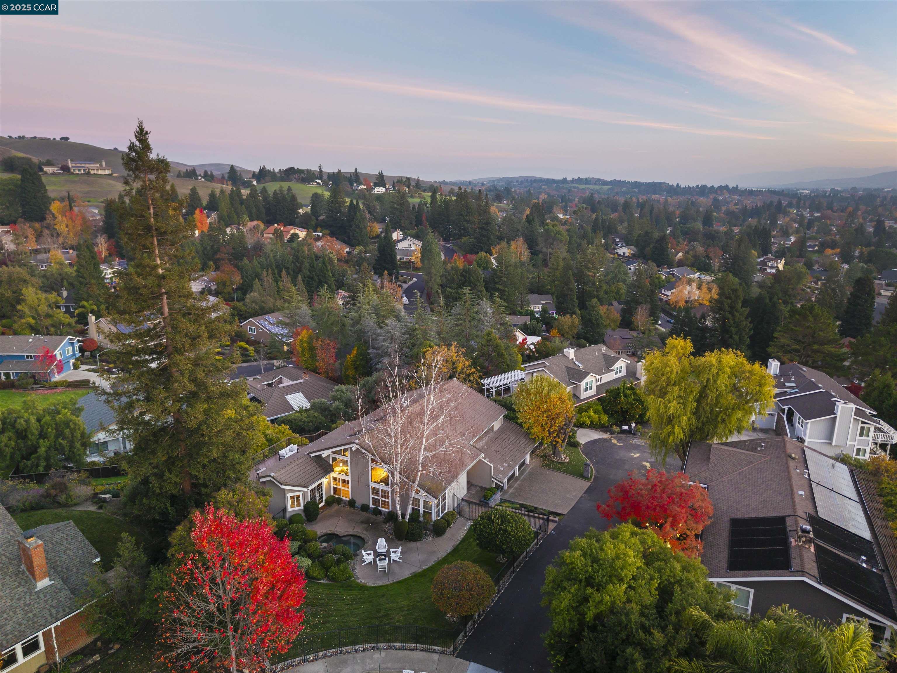 Detail Gallery Image 2 of 60 For 392 Paraiso Dr, Danville,  CA 94526 - 5 Beds | 3 Baths
