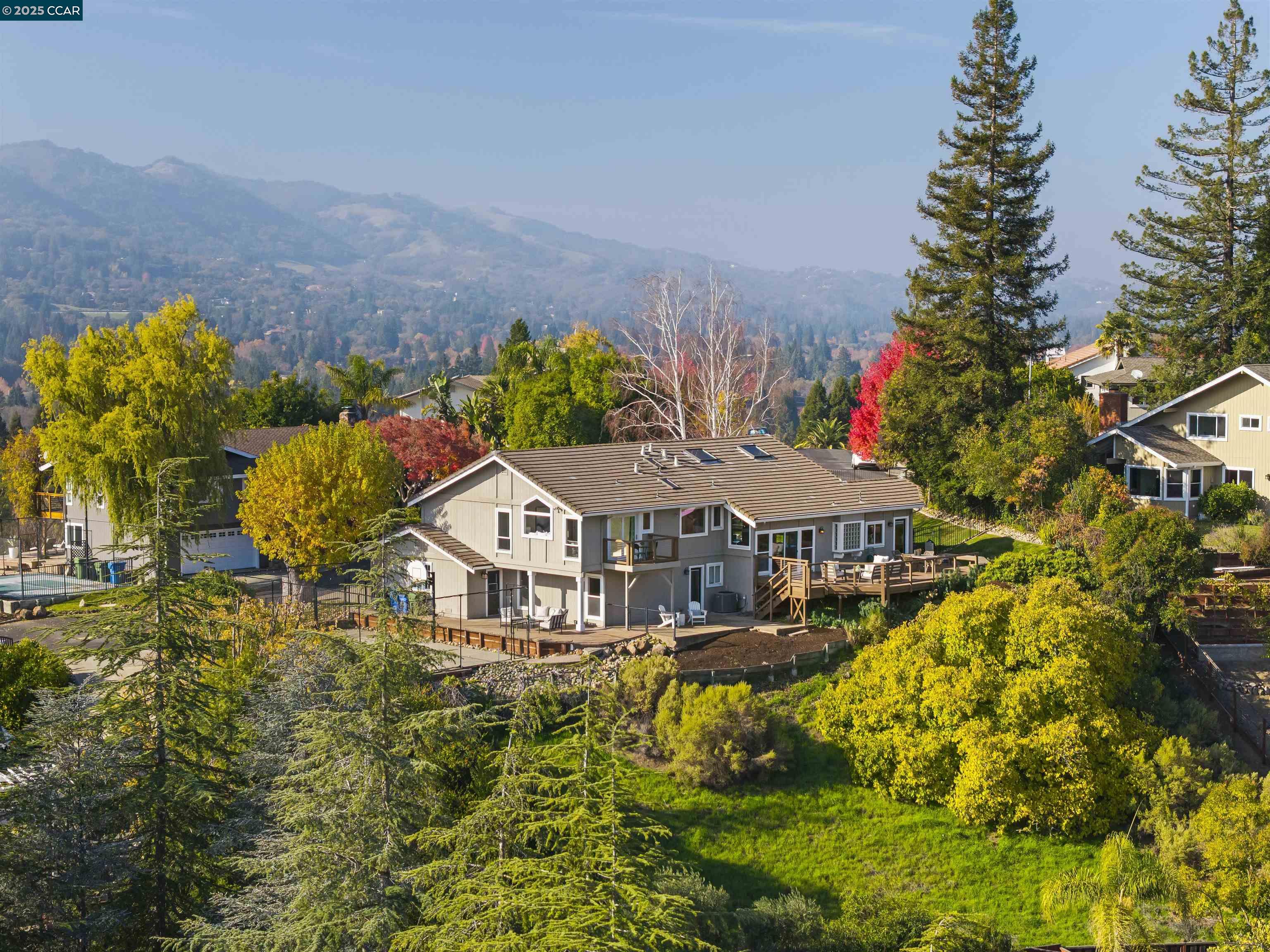 Detail Gallery Image 15 of 60 For 392 Paraiso Dr, Danville,  CA 94526 - 5 Beds | 3 Baths