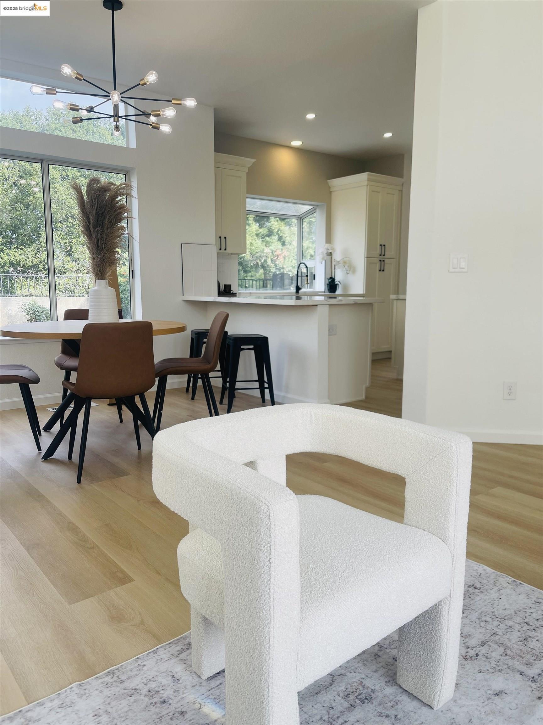 Detail Gallery Image 2 of 23 For 2117 Mark Twain Dr, Antioch,  CA 94531 - 3 Beds | 2/1 Baths