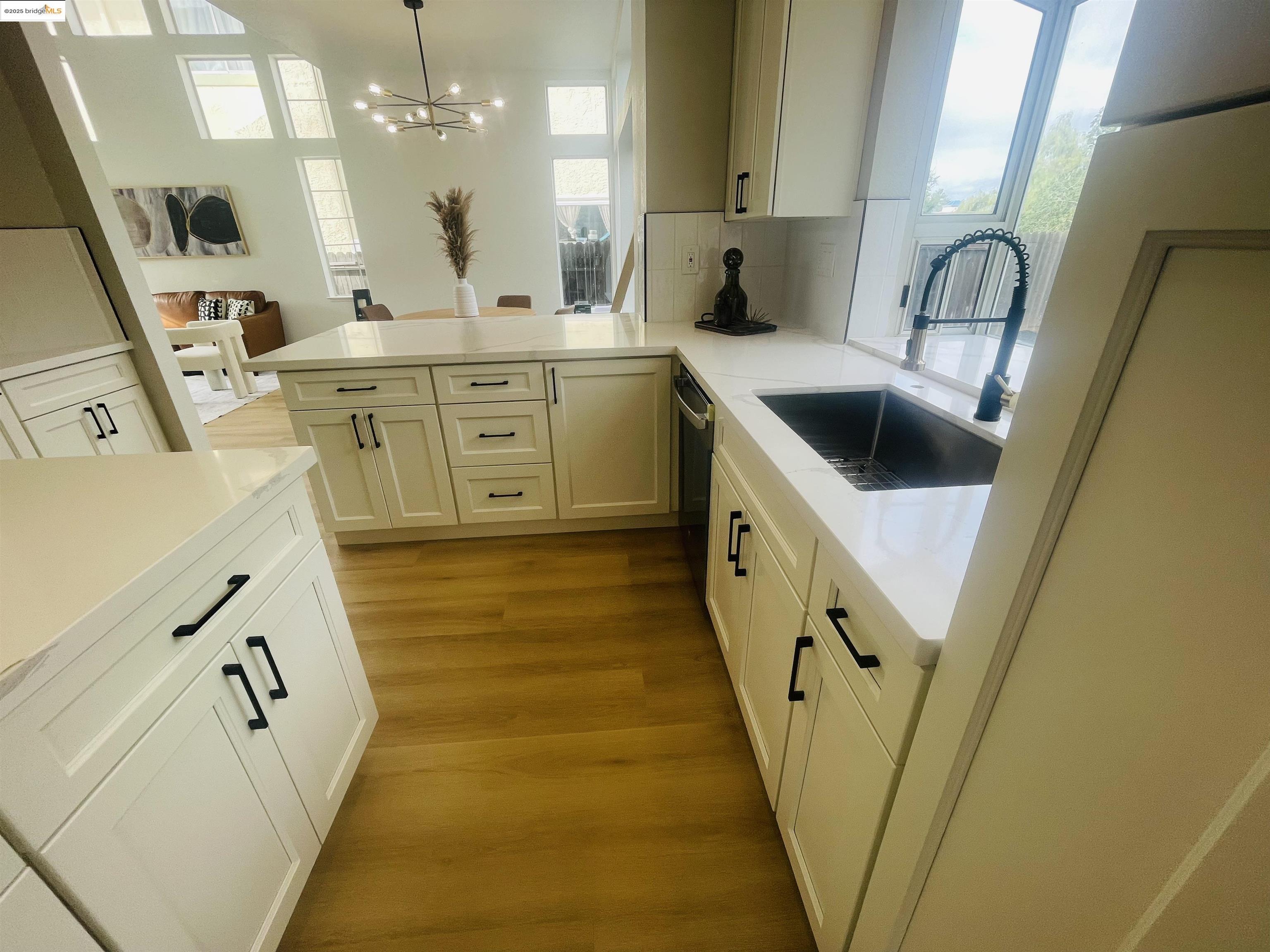 Detail Gallery Image 11 of 23 For 2117 Mark Twain Dr, Antioch,  CA 94531 - 3 Beds | 2/1 Baths