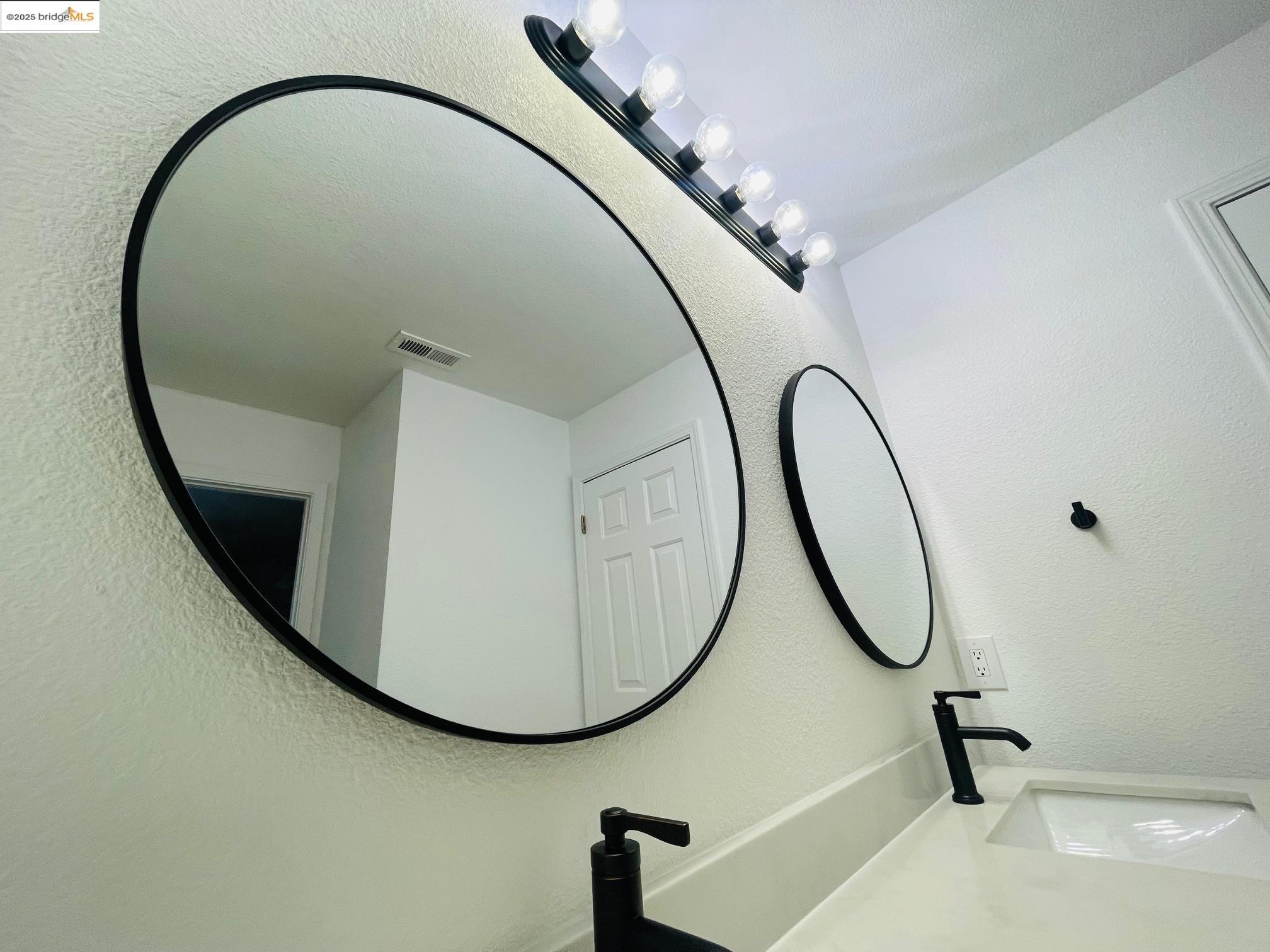 Detail Gallery Image 21 of 28 For 2117 Mark Twain Dr, Antioch,  CA 94531 - 3 Beds | 2/1 Baths