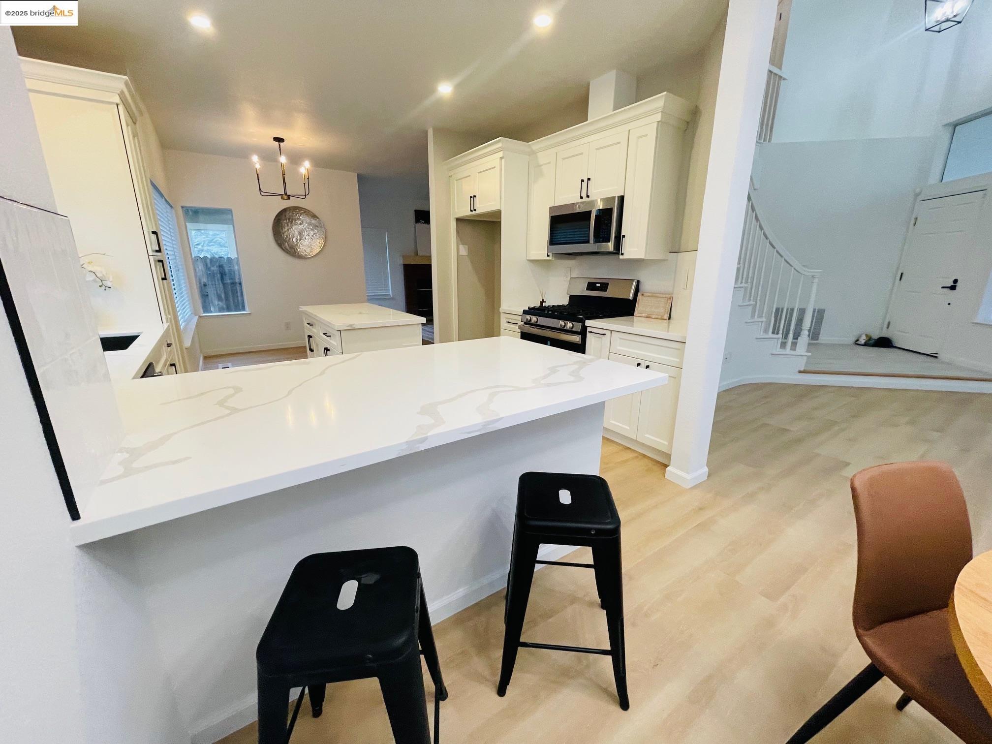 Detail Gallery Image 7 of 28 For 2117 Mark Twain Dr, Antioch,  CA 94531 - 3 Beds | 2/1 Baths